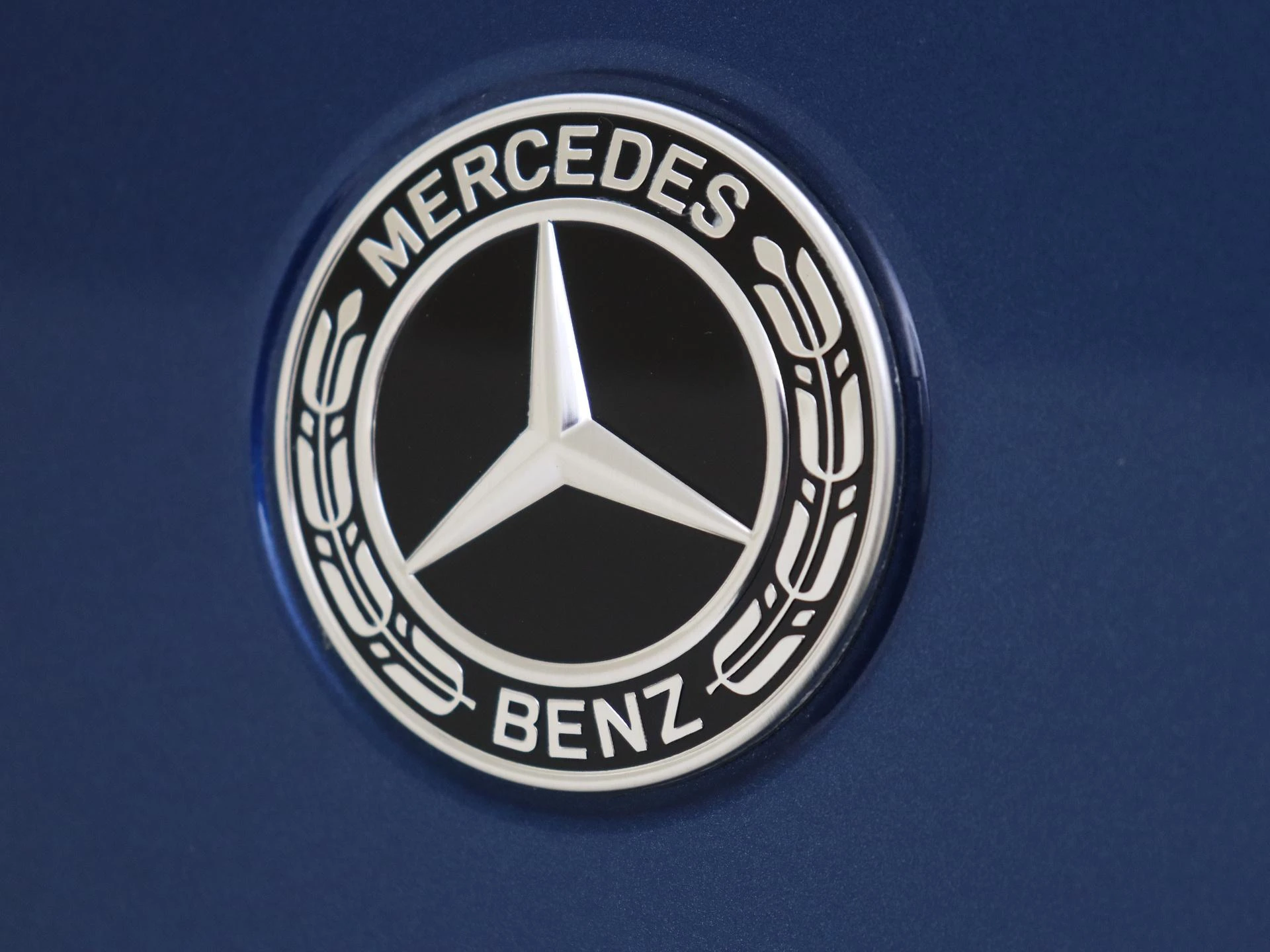 Mercedes-Benz-EQB-image-29