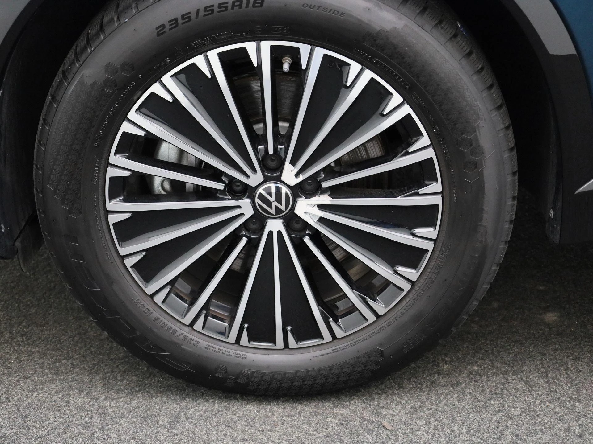 Volkswagen-Tiguan-image-16