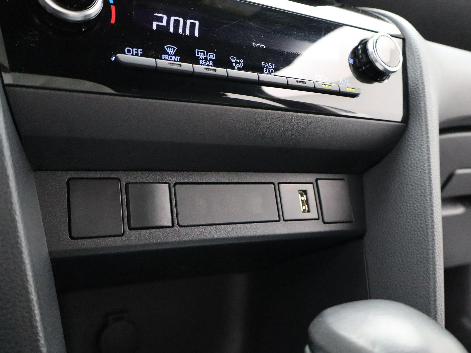 Toyota-Yaris Cross-image-21
