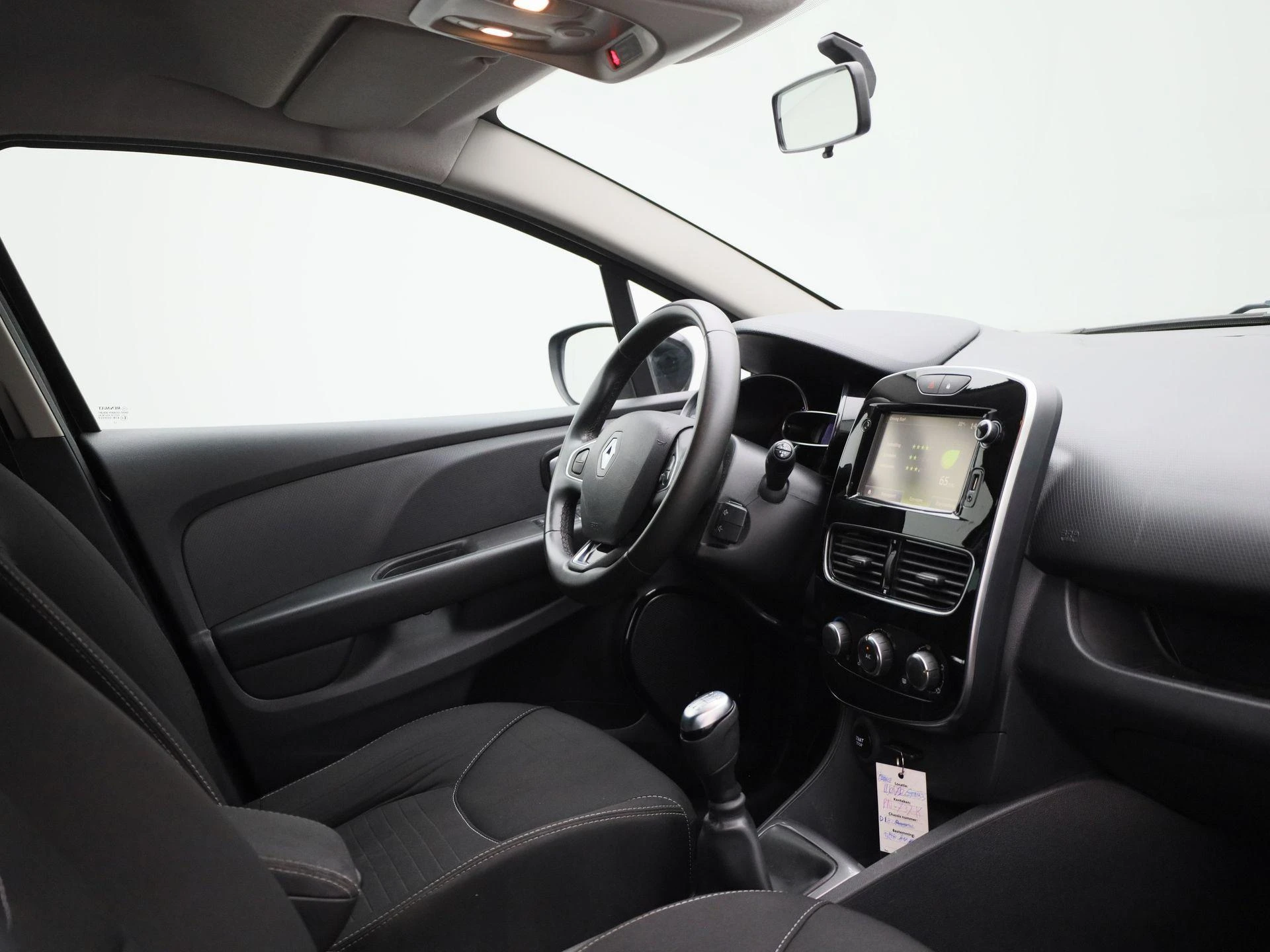Renault-Clio-image-32