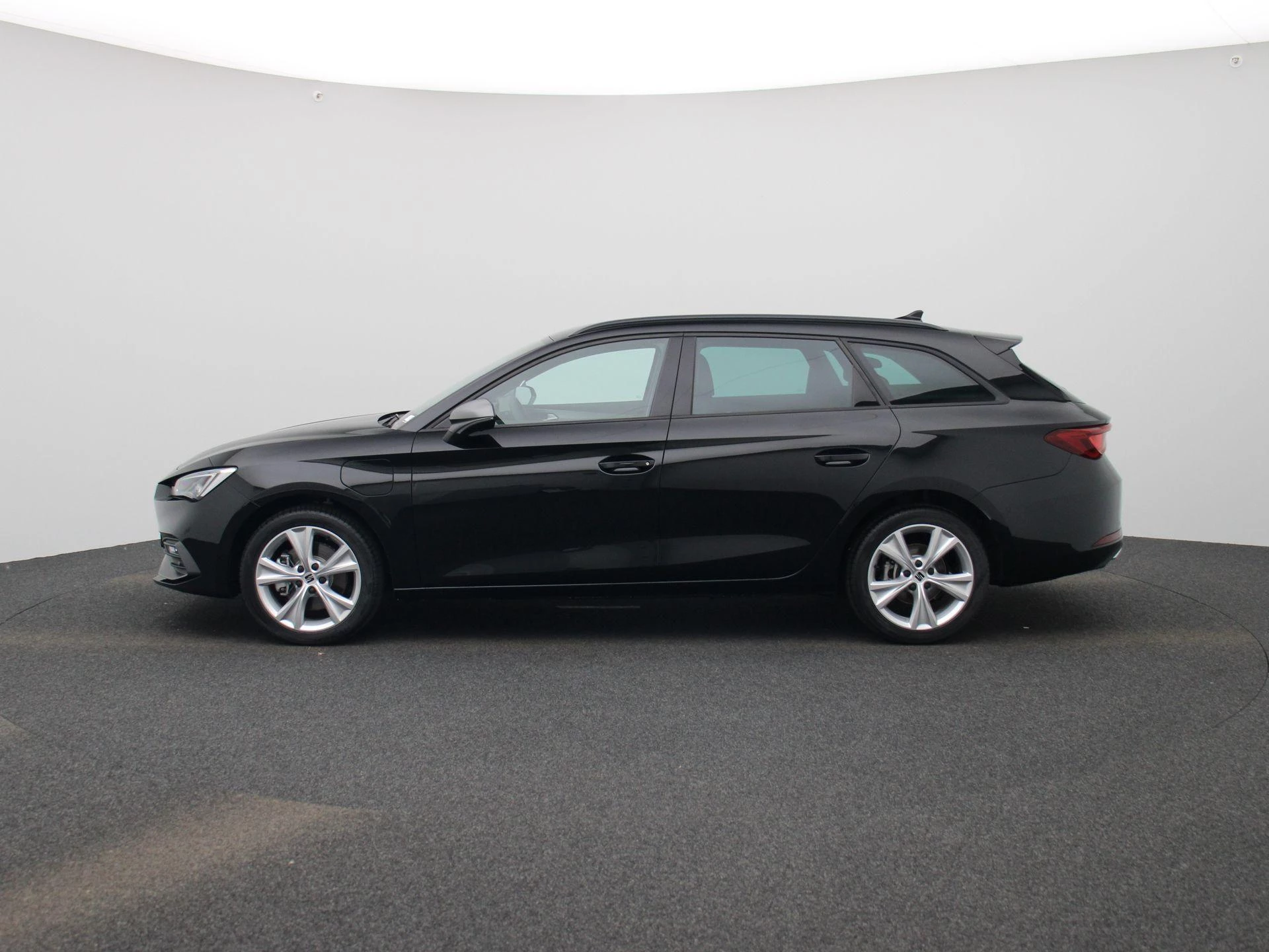 SEAT Leon Sportstourer 1.5 TSI e-Hybrid FR Business
