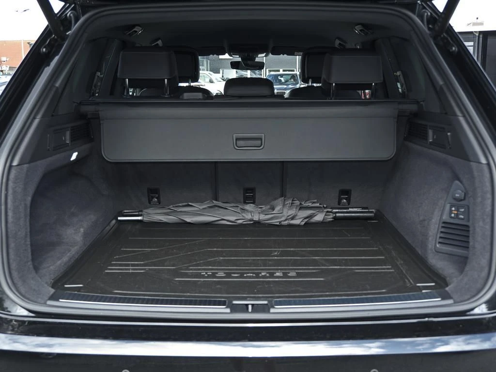 Volkswagen-Touareg-image-14