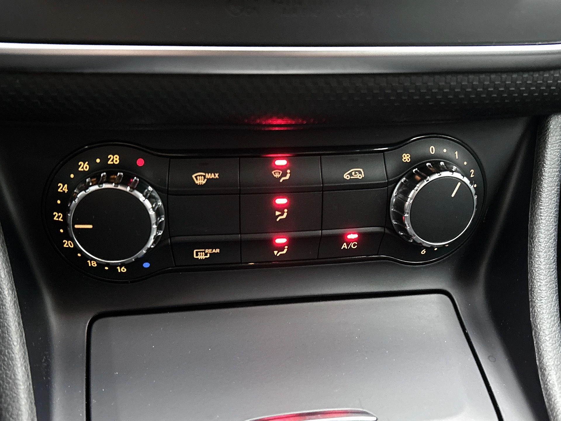 Mercedes-Benz-A-Klasse-image-19