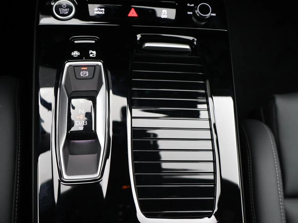 Audi Q6 e-tron Sportback Audi Q6 Sportback Corporate S Performance 306PK *DEMO*