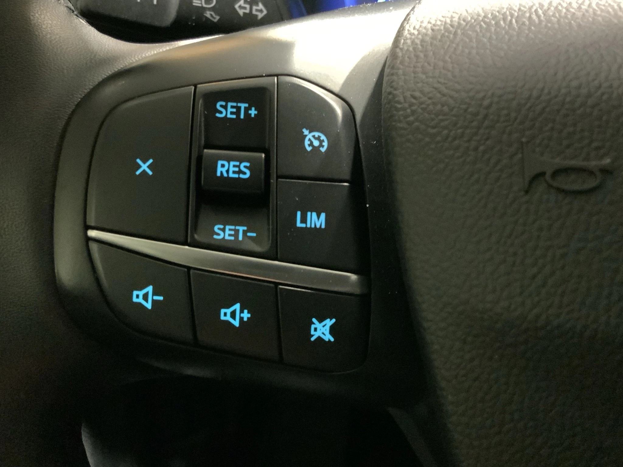 Ford Kuga Titanium | LED | GJR | DAB | Winter-Paket