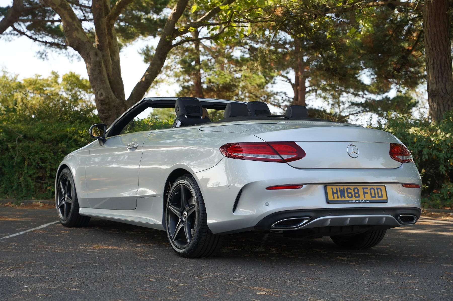 Mercedes-Benz-C-Class-image-2