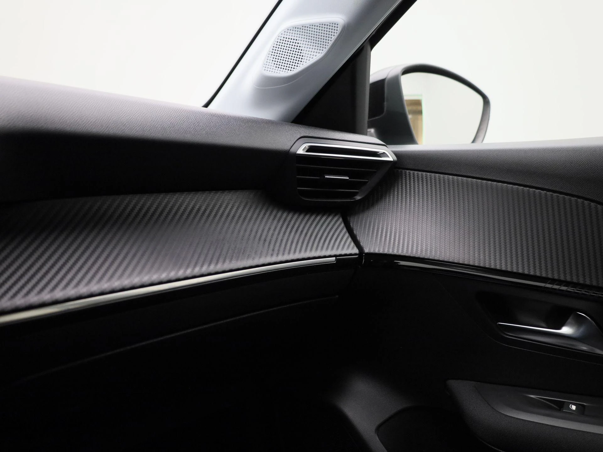 Peugeot-208-image-23