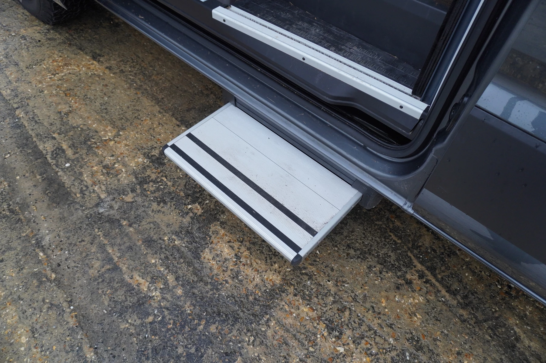Volkswagen-California-image-8