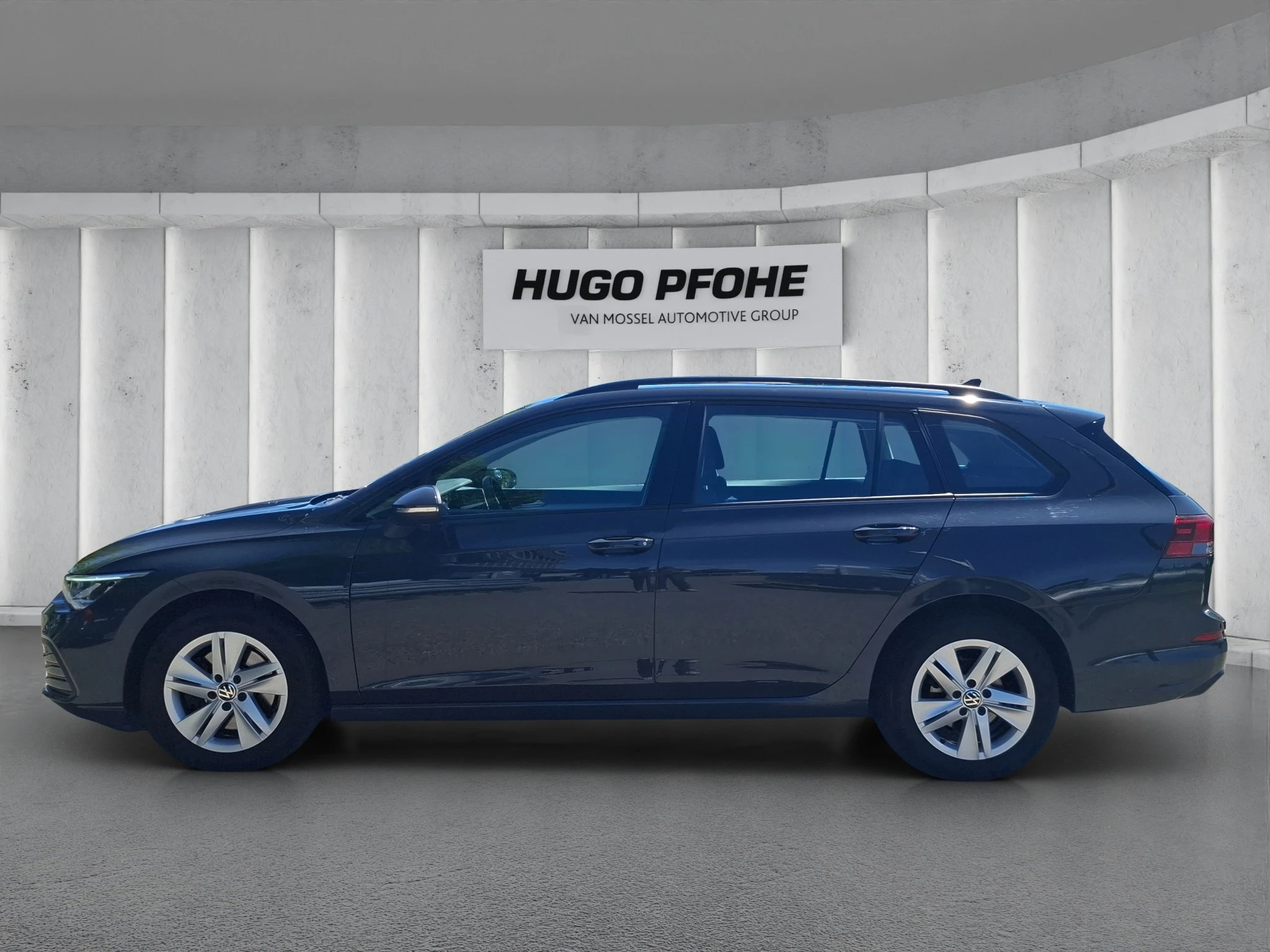 Volkswagen-Golf-image-1