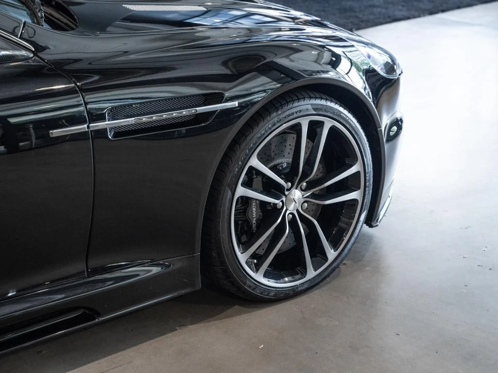 Aston Martin-DBS-image-9