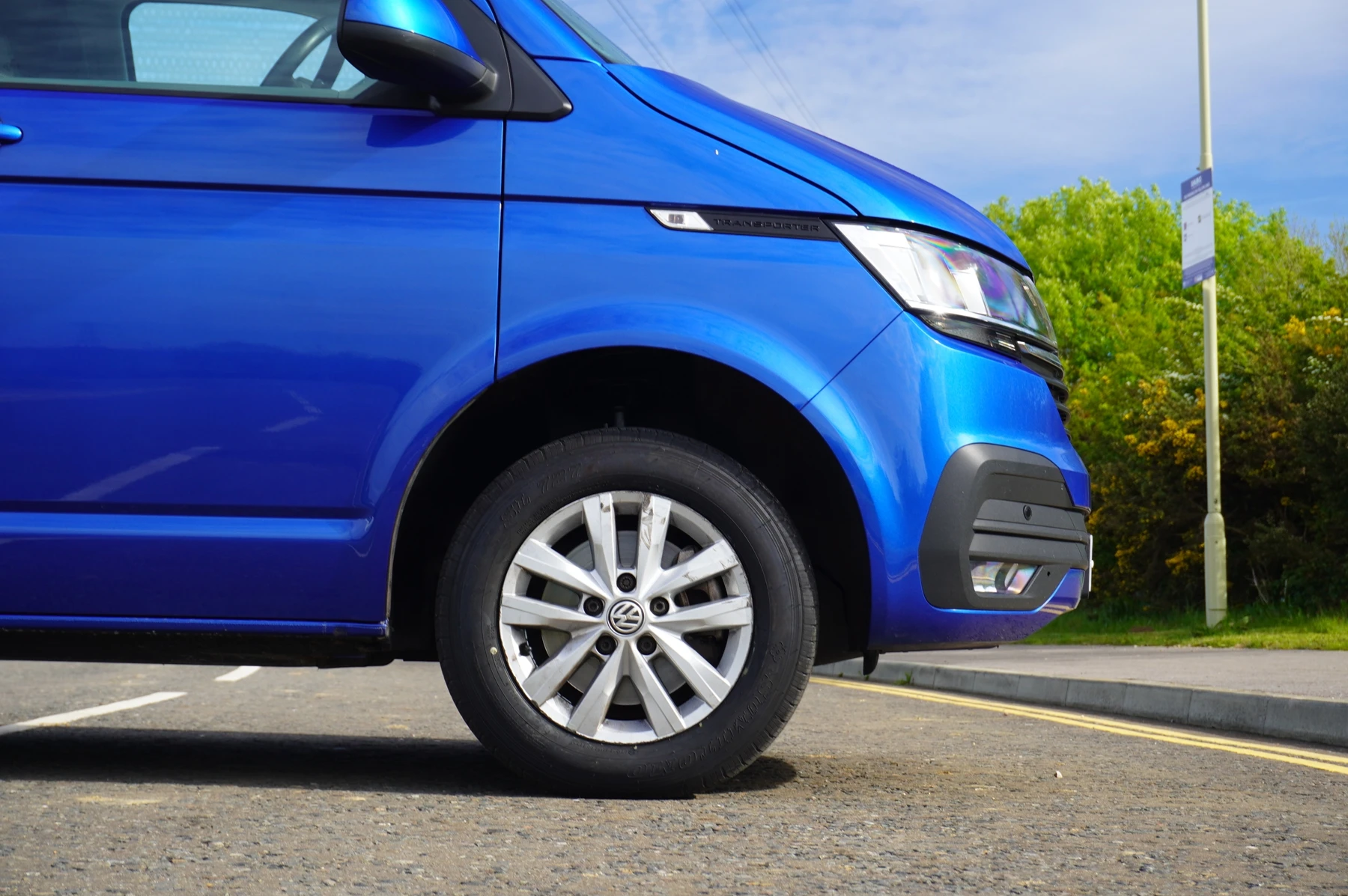 Volkswagen-Transporter-image-22
