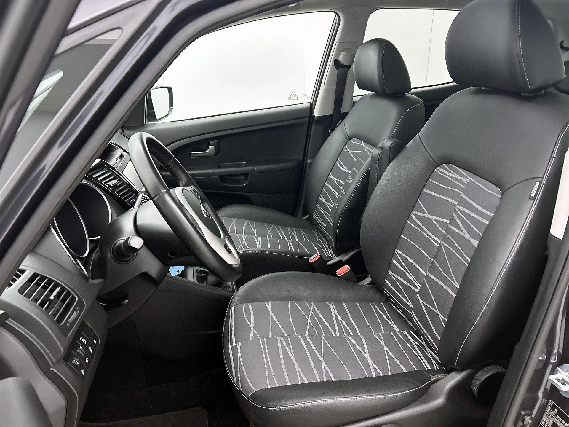 Kia-Venga-image-34