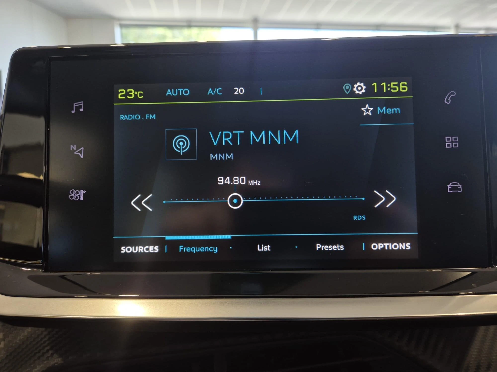 Peugeot-e-208-image-15