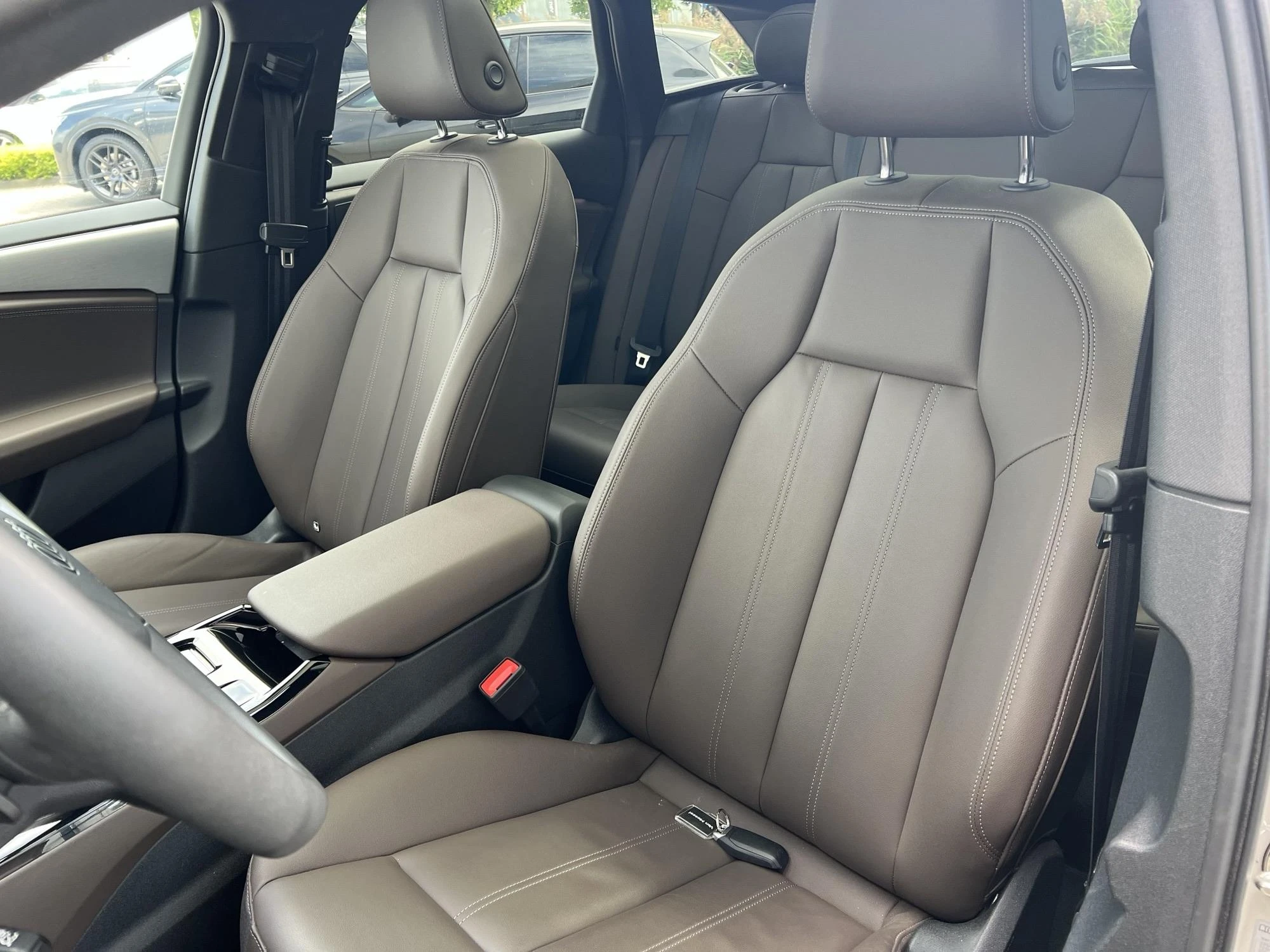 Audi-A6 Avant e-tron-image-16