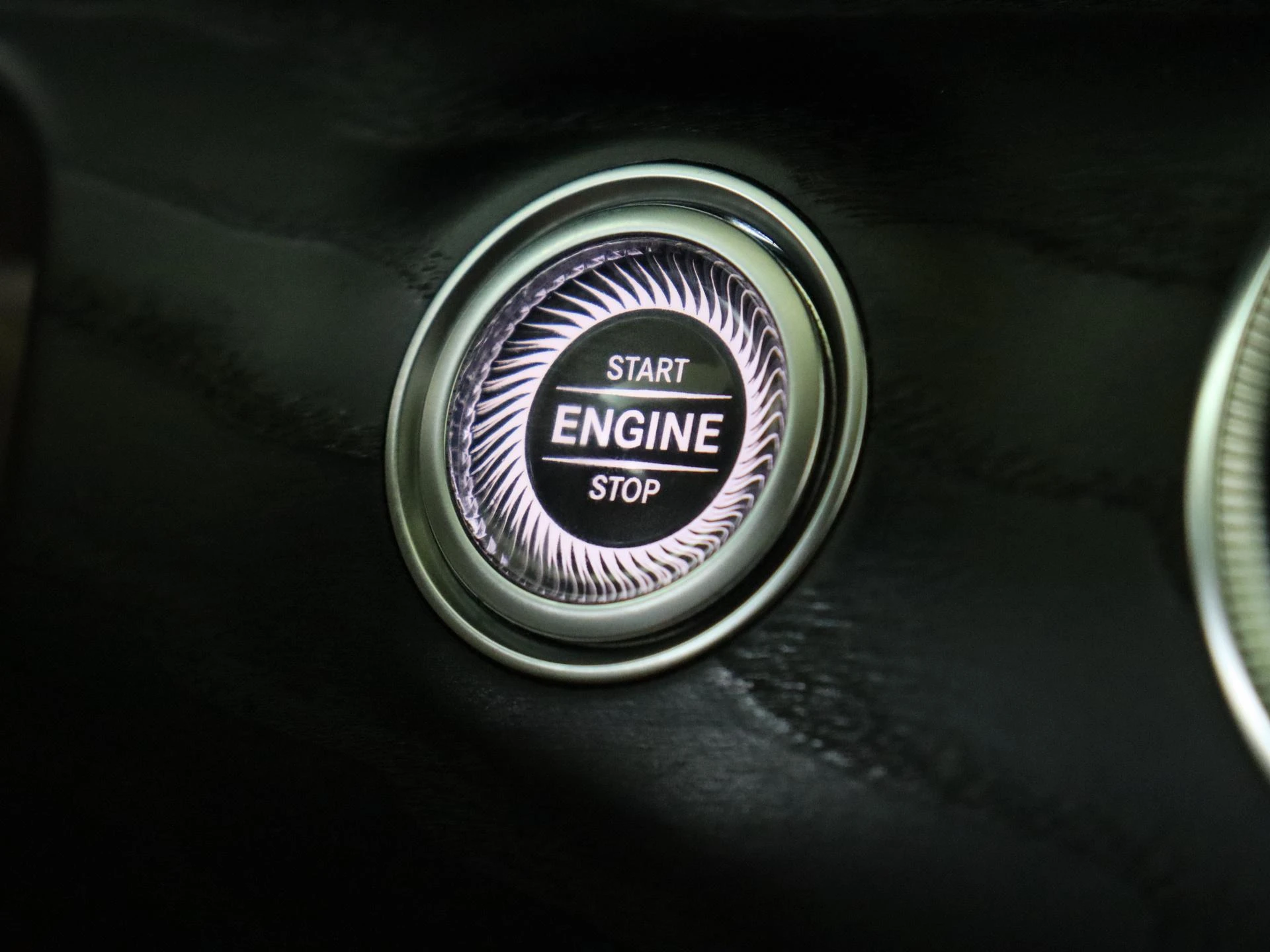 Mercedes-Benz-E-Klasse-image-21