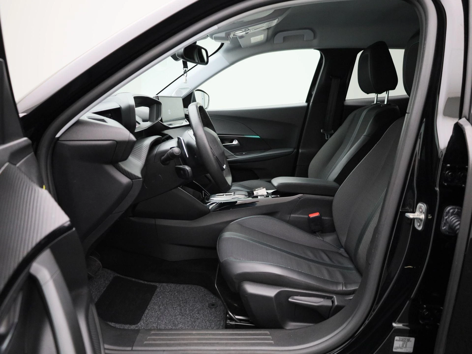 Peugeot-2008-image-10