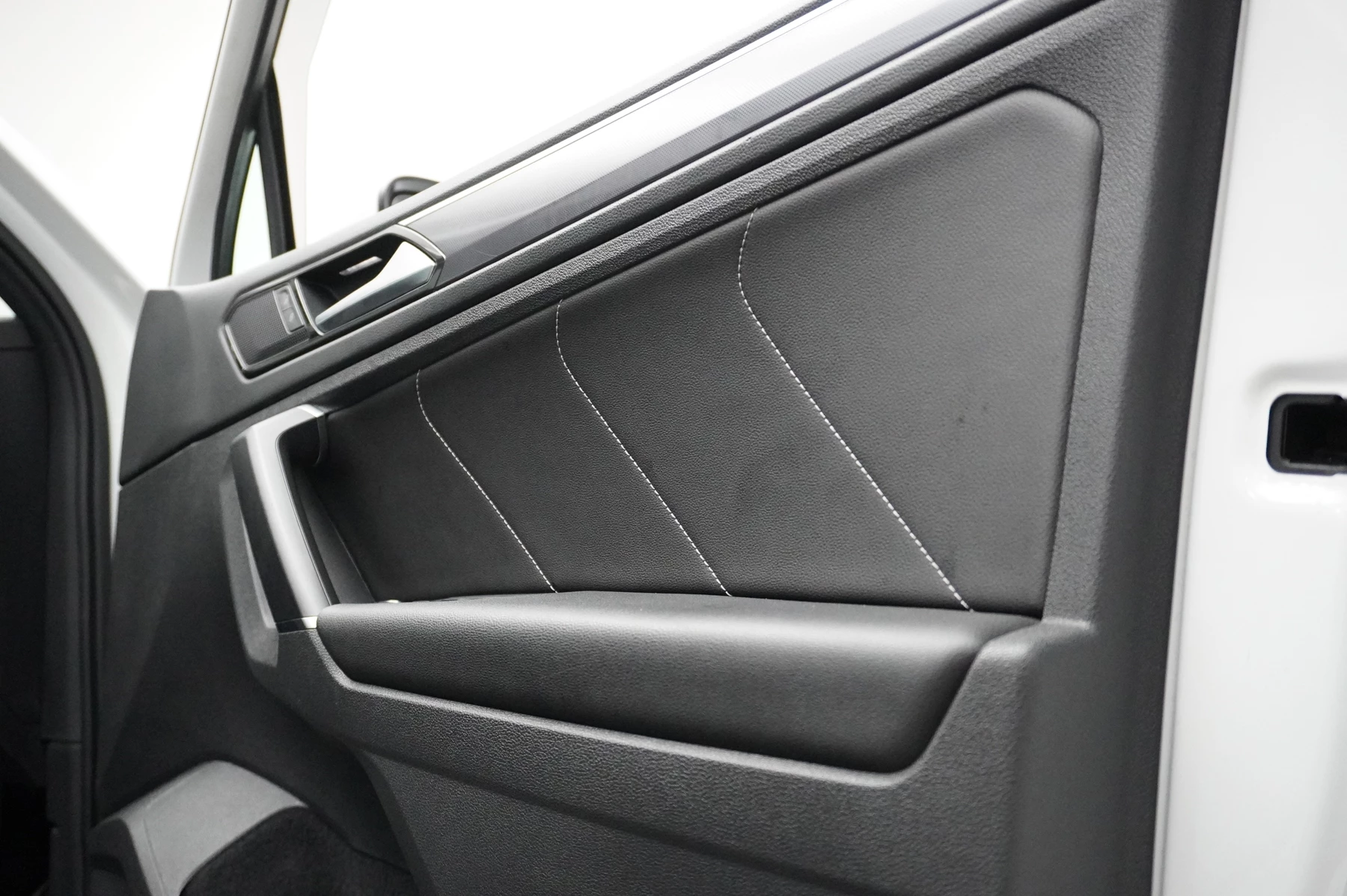 Volkswagen-Tiguan-image-22