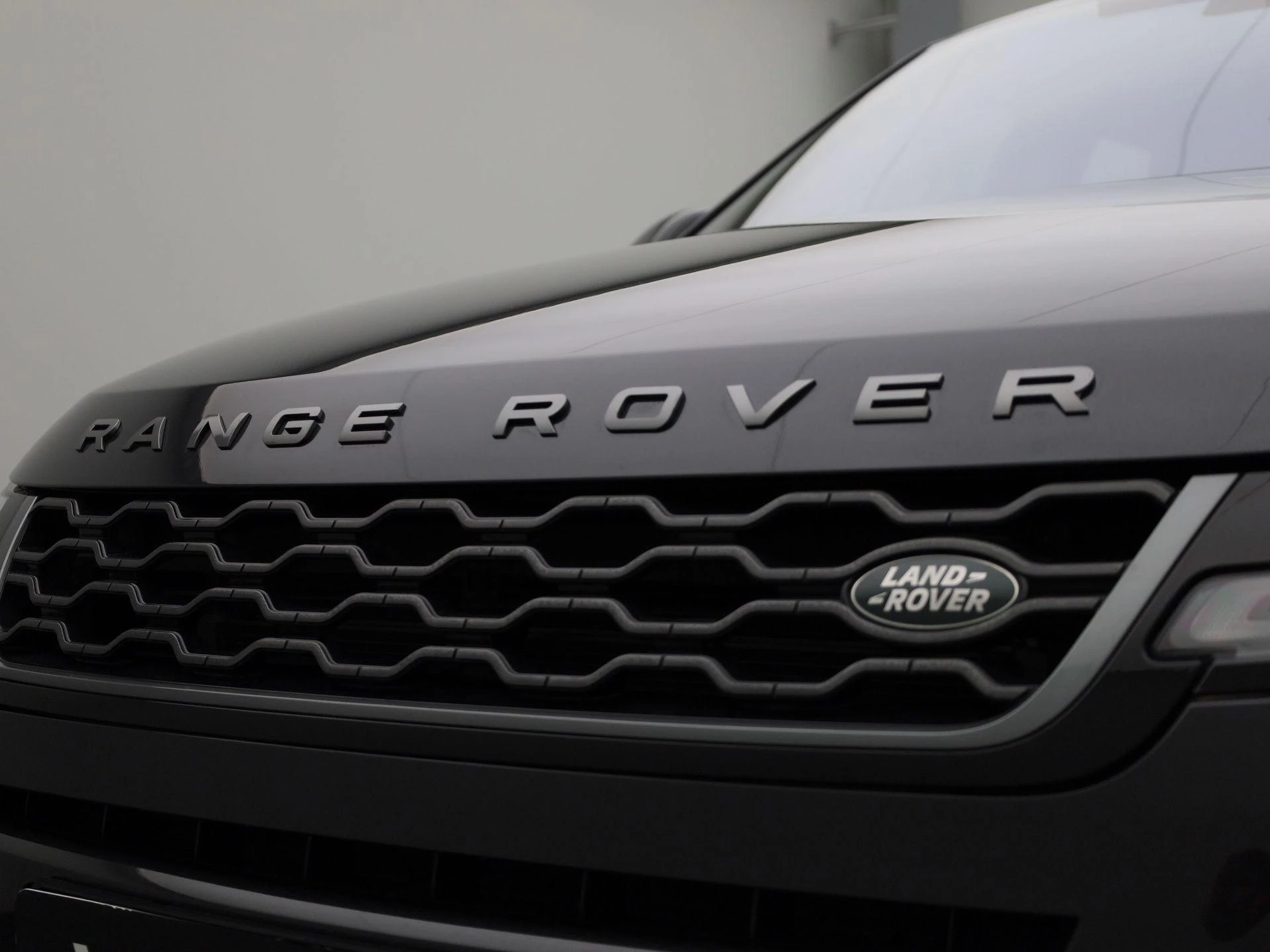 Land Rover-Range Rover Evoque-image-48