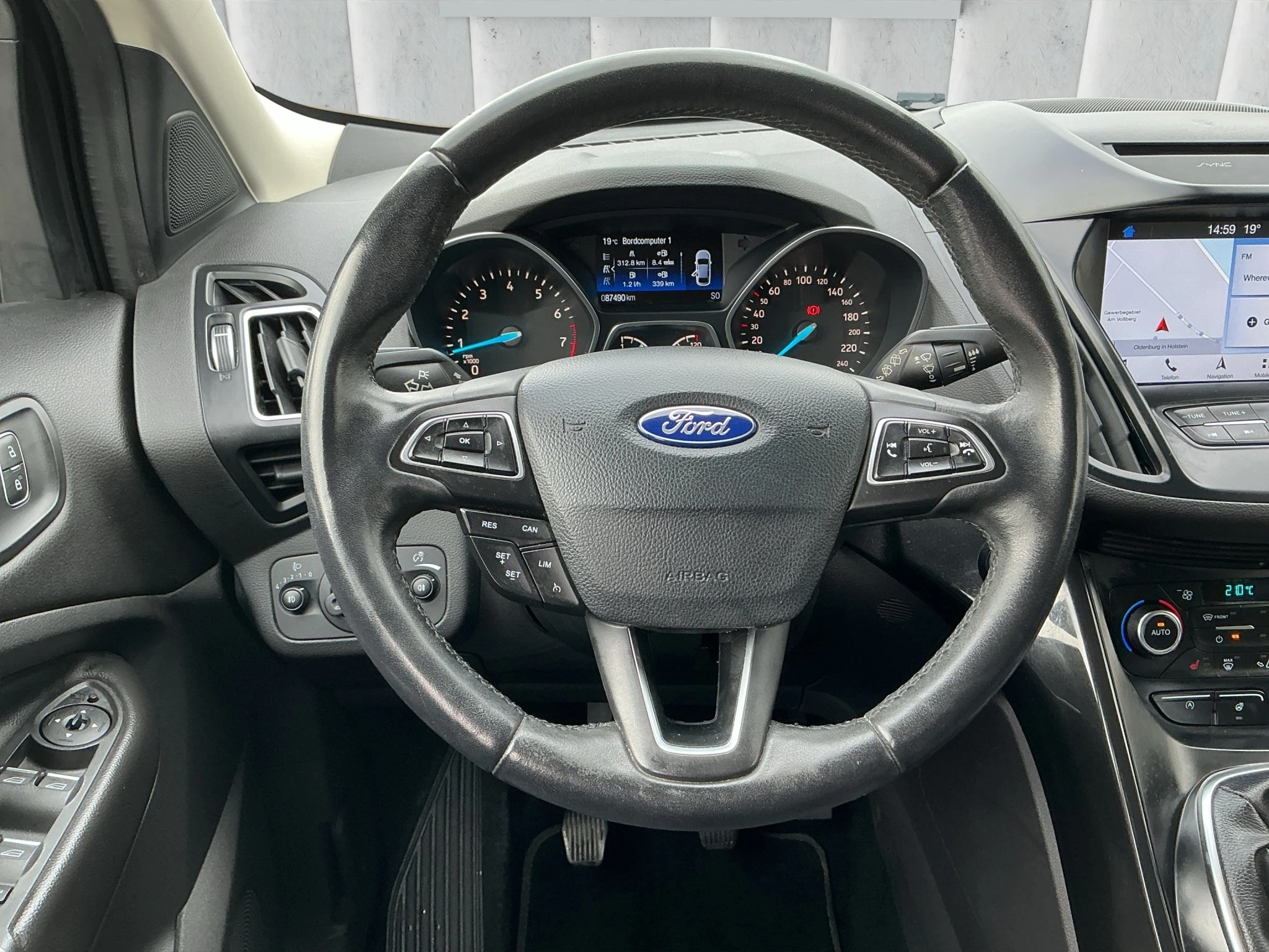 Ford-Kuga-image-12
