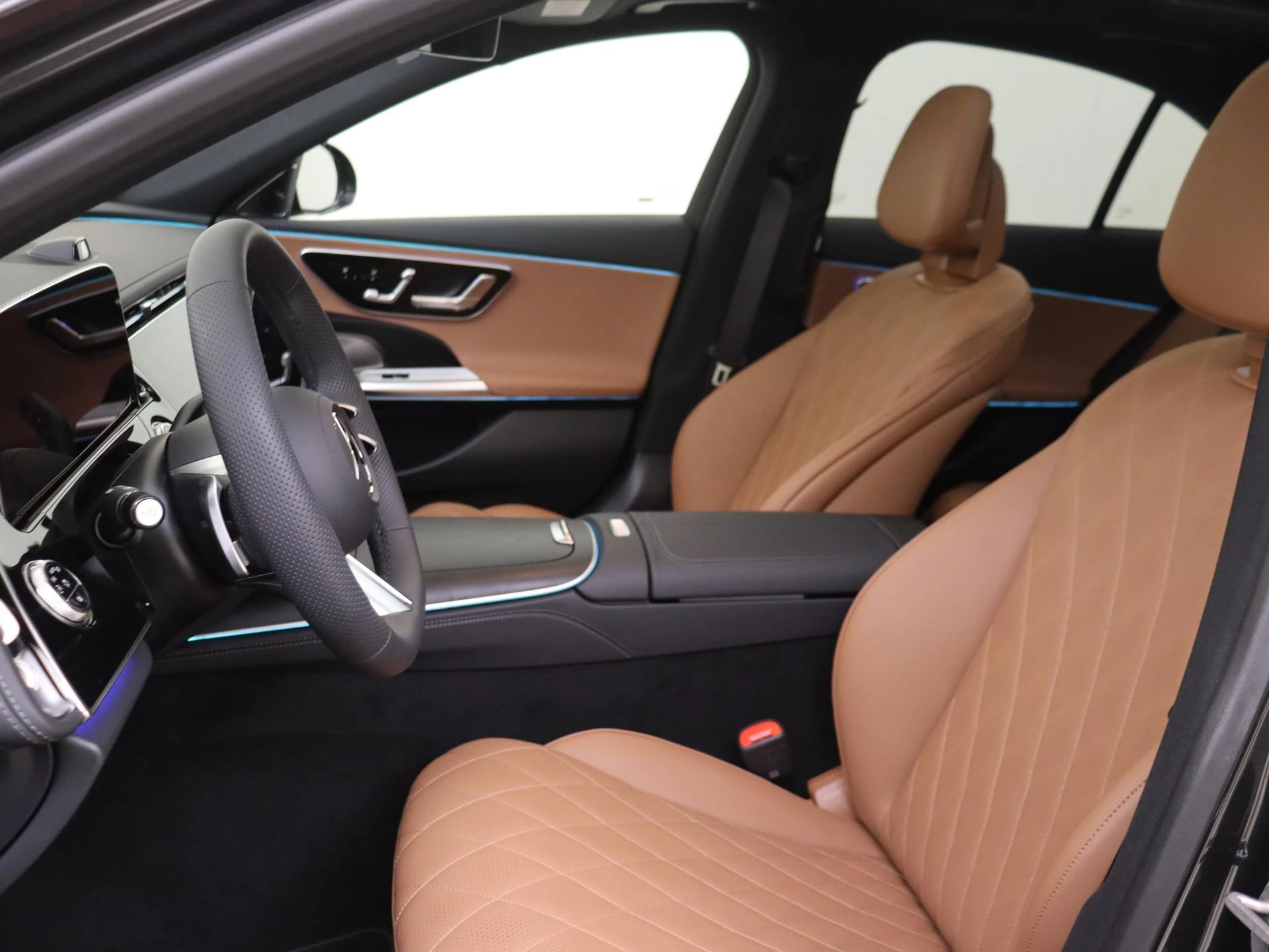 Mercedes-Benz-E-Klasse-image-10