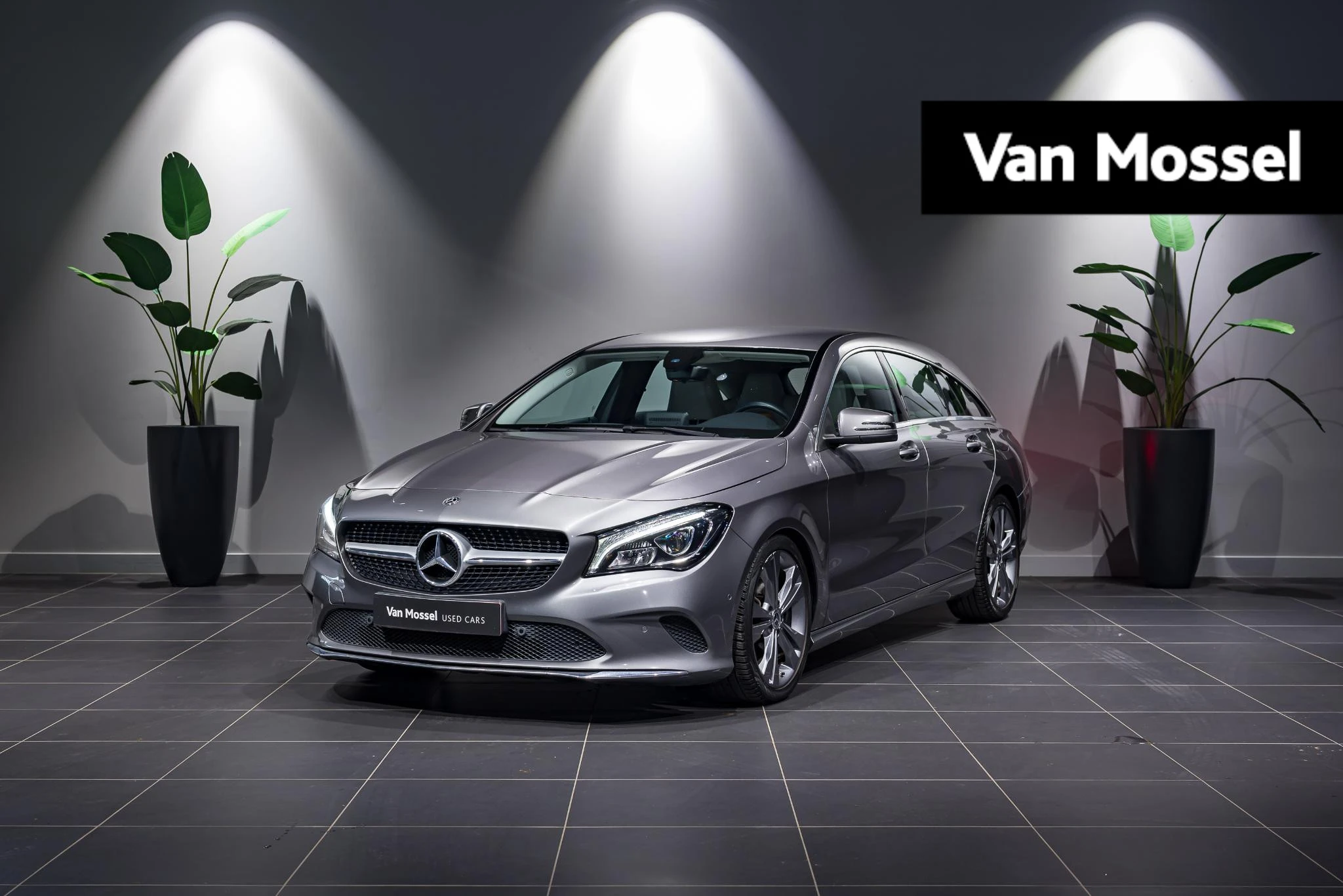 Mercedes-Benz-CLA-image-0