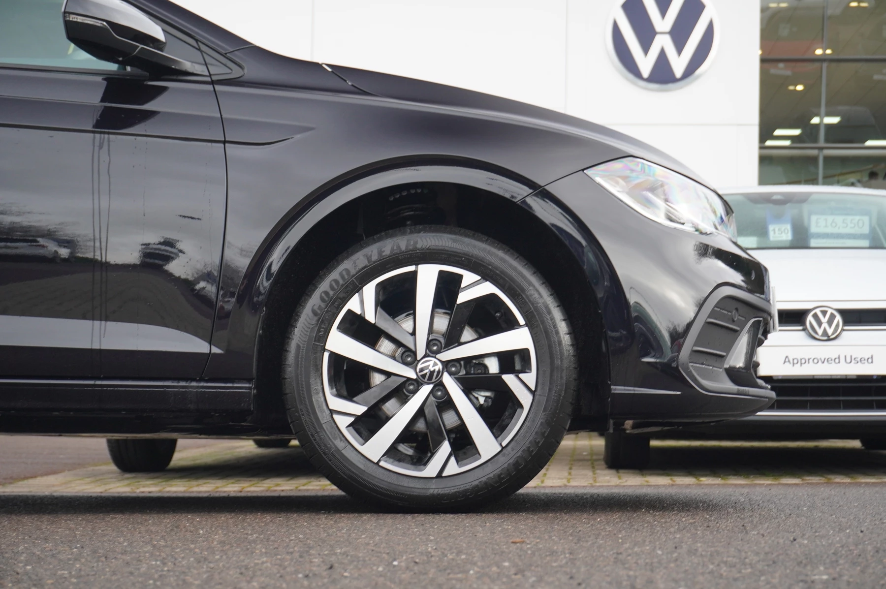 Volkswagen-Polo-image-22