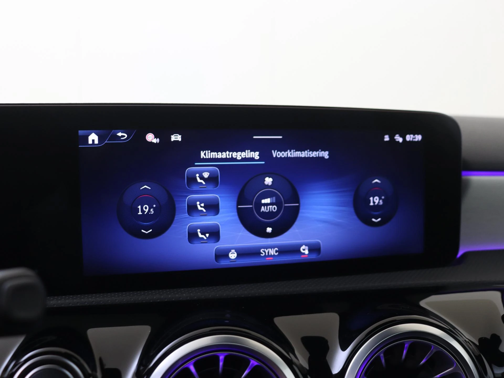 Mercedes-Benz-A-Klasse-image-18