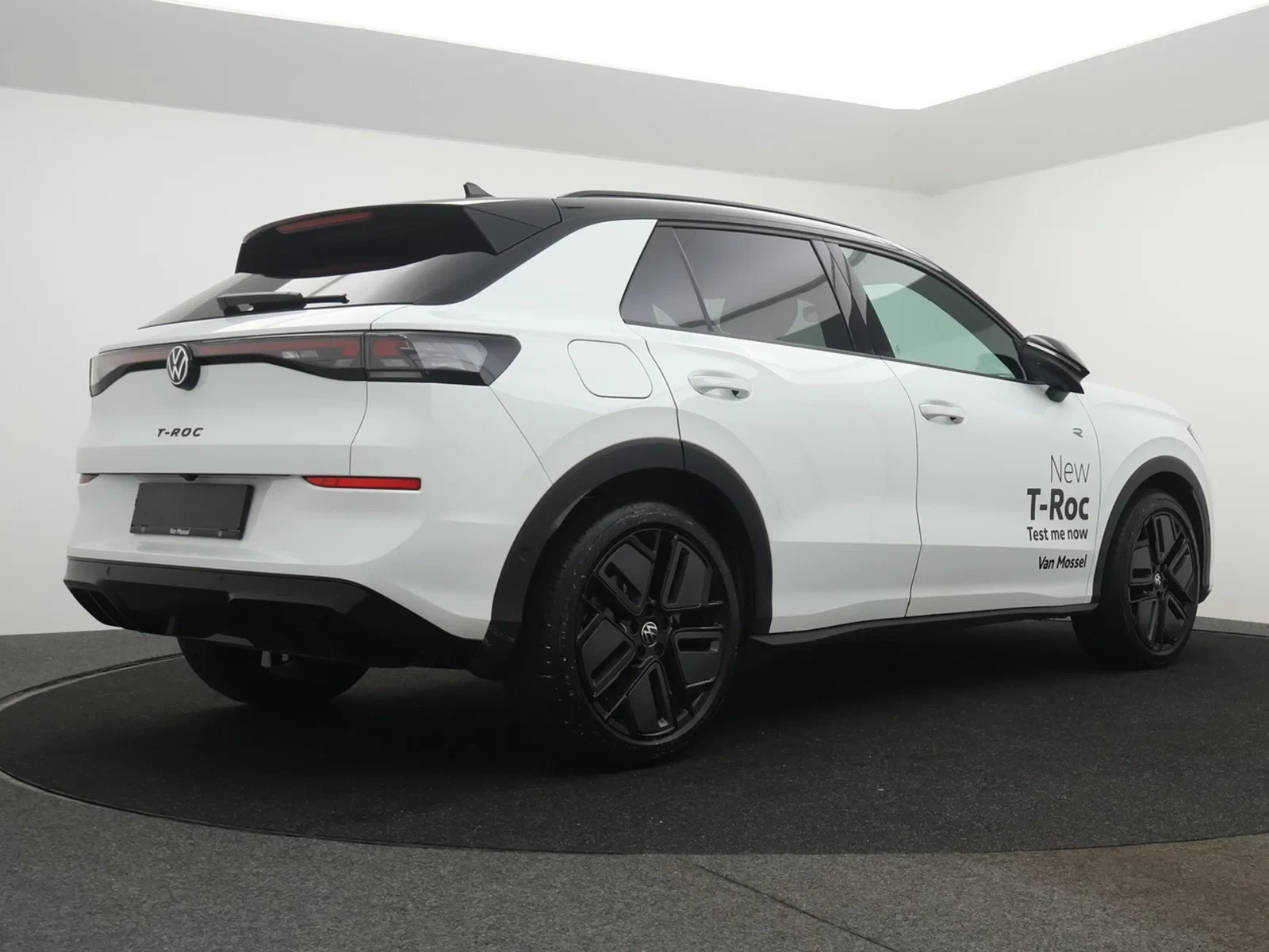 Volkswagen-T-Roc-image-1