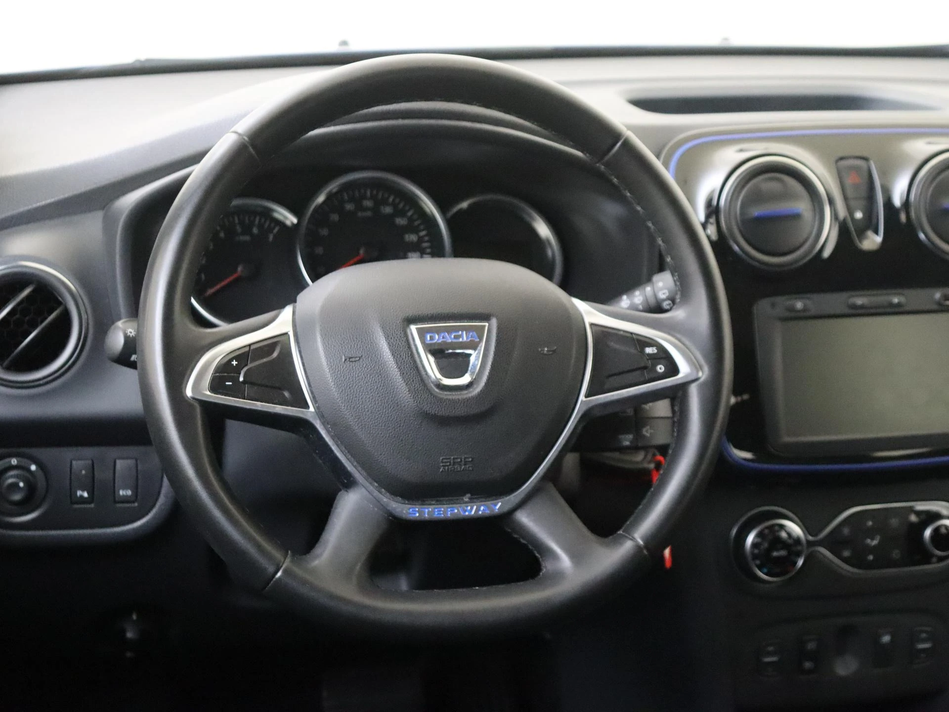 Dacia-Sandero Stepway-image-9