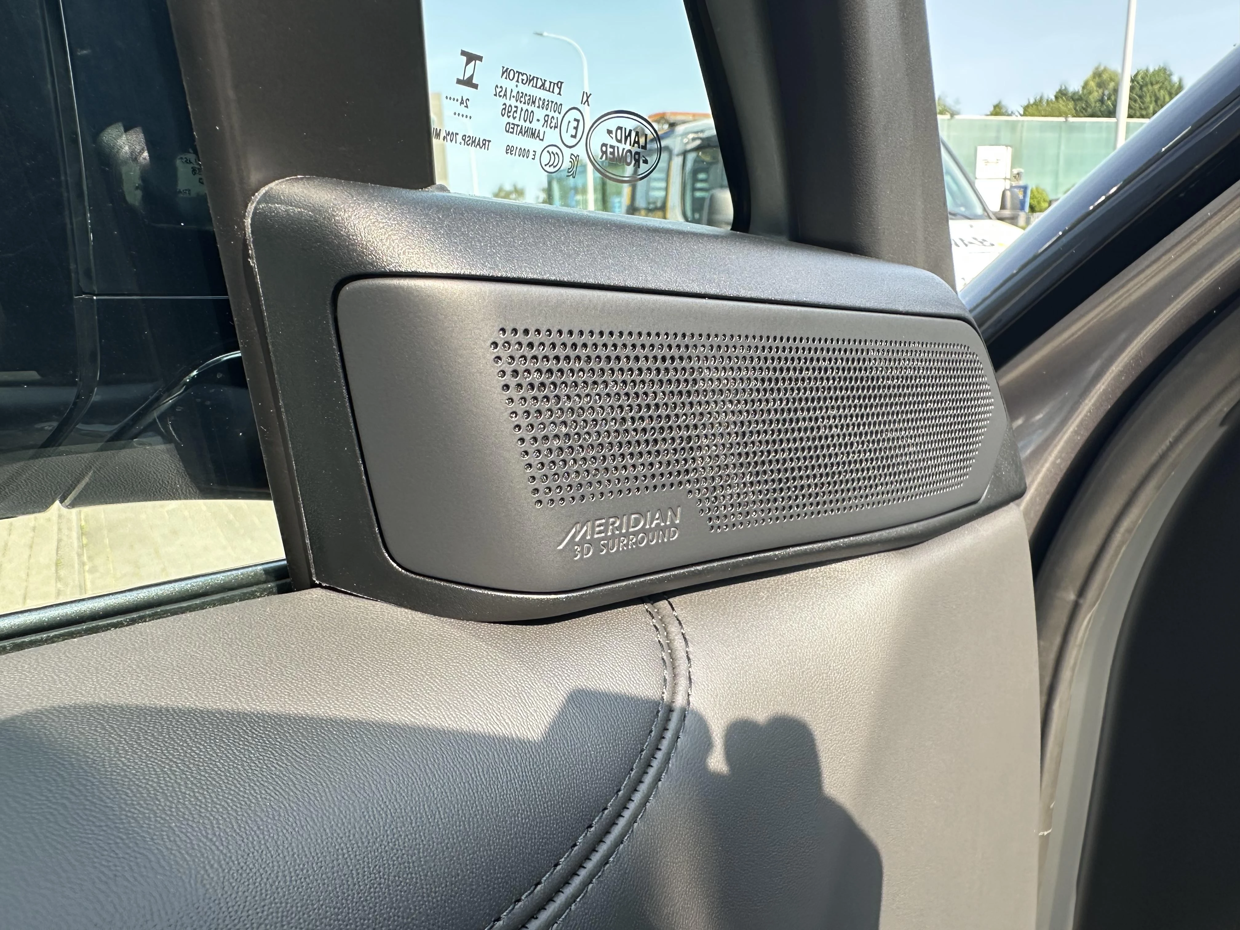 Land Rover-Range Rover-image-35