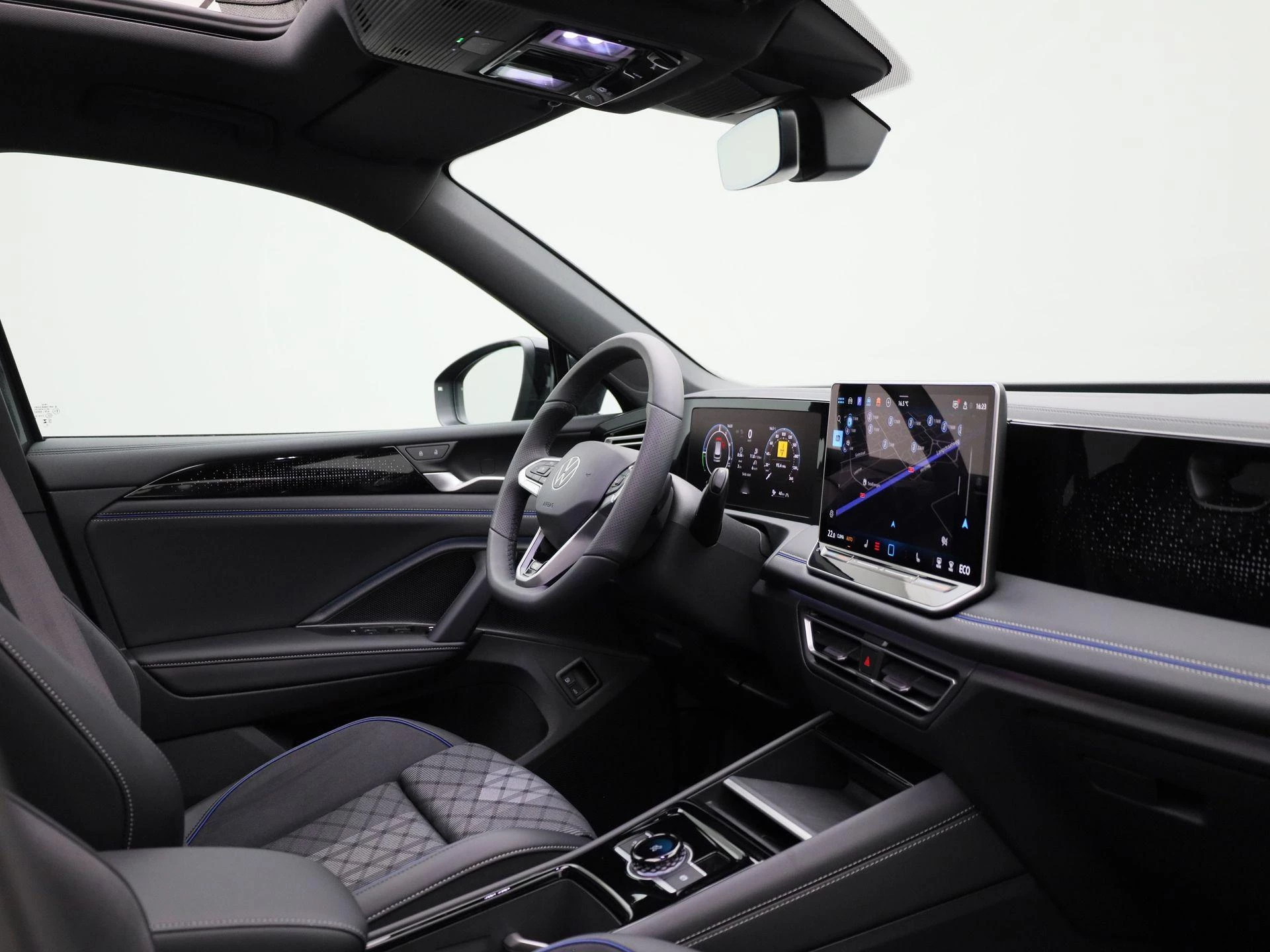 Volkswagen-Tiguan-image-34