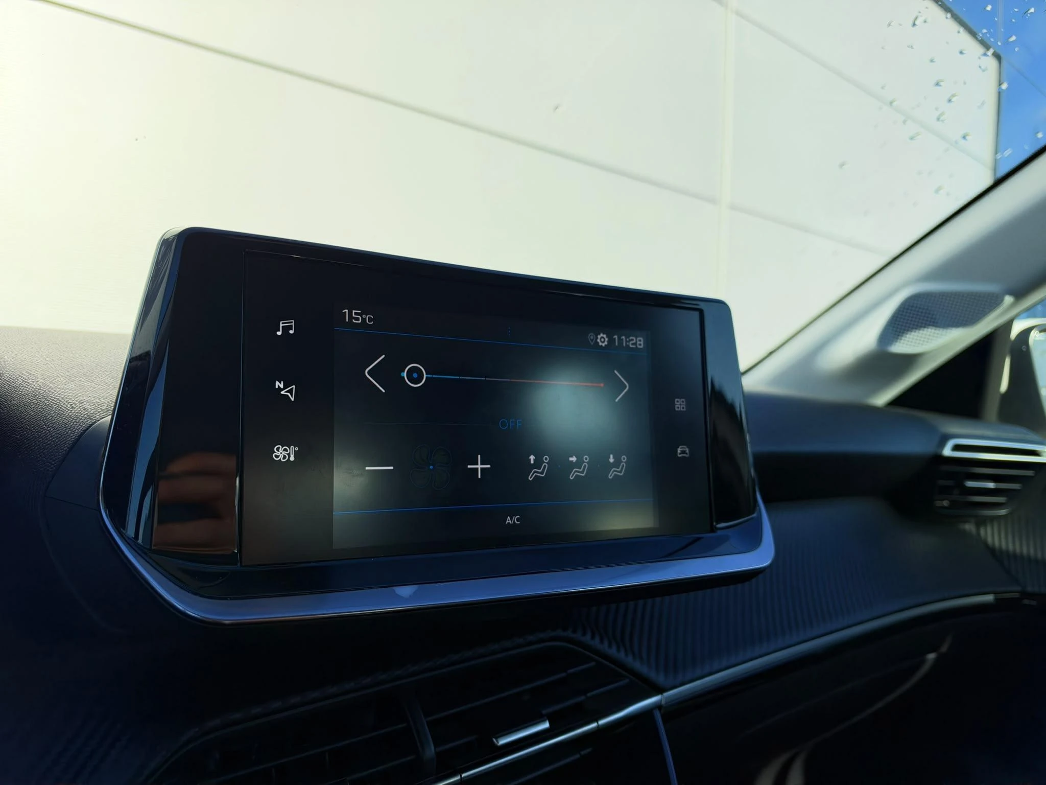 Peugeot-208-image-11