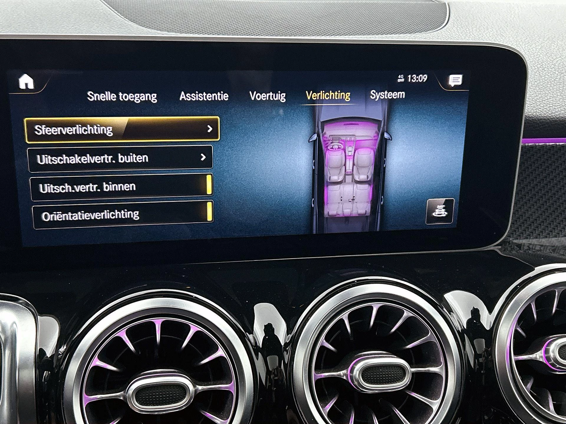 Mercedes-Benz-GLB-image-15