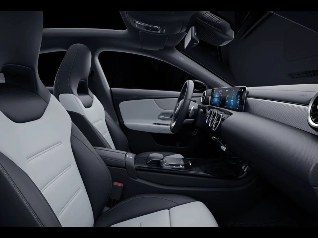 Mercedes-Benz-CLA 220-image-10