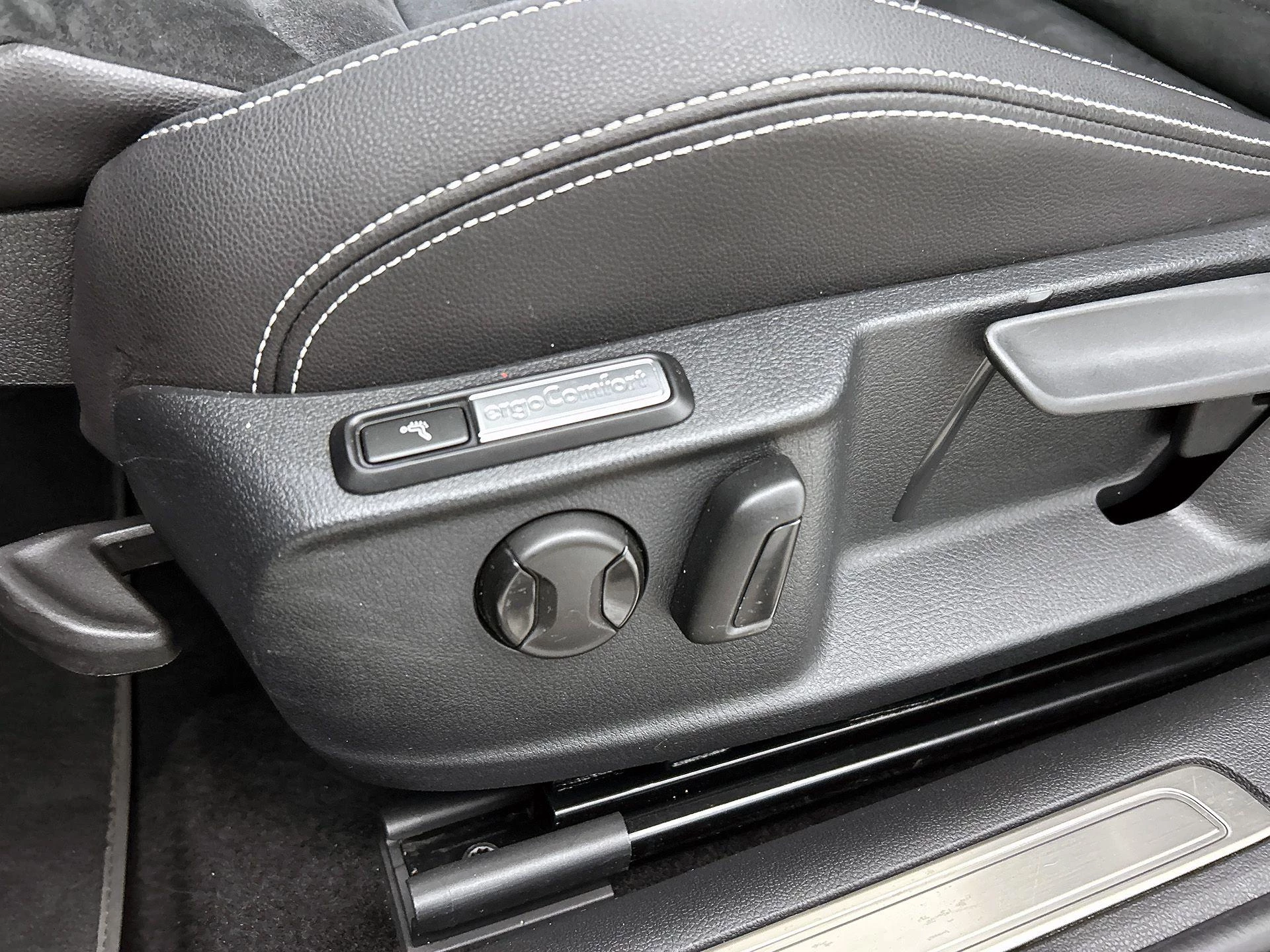 Volkswagen-Passat-image-32