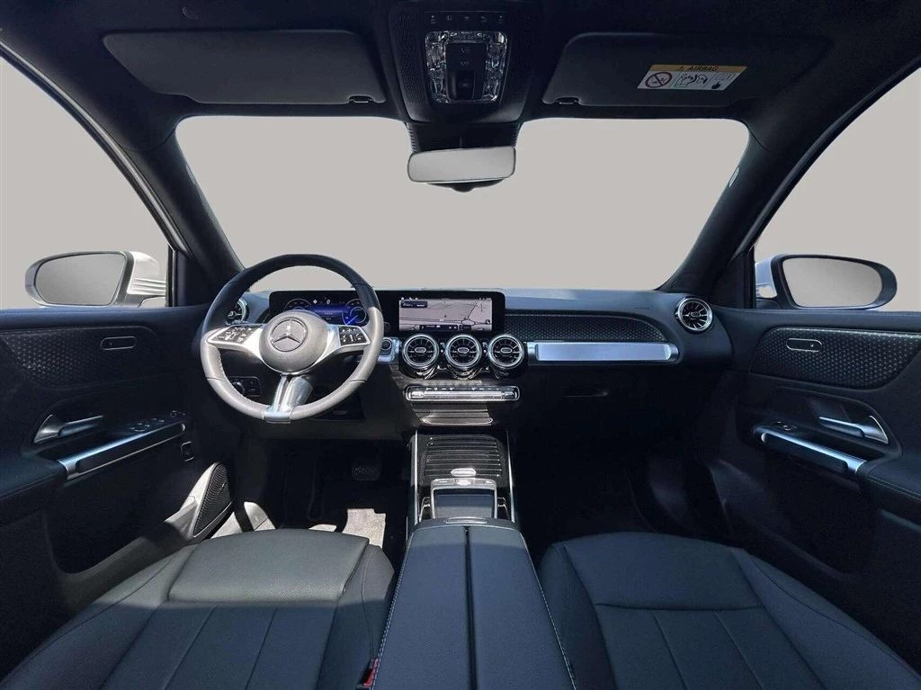 Mercedes-Benz-EQB-image-12