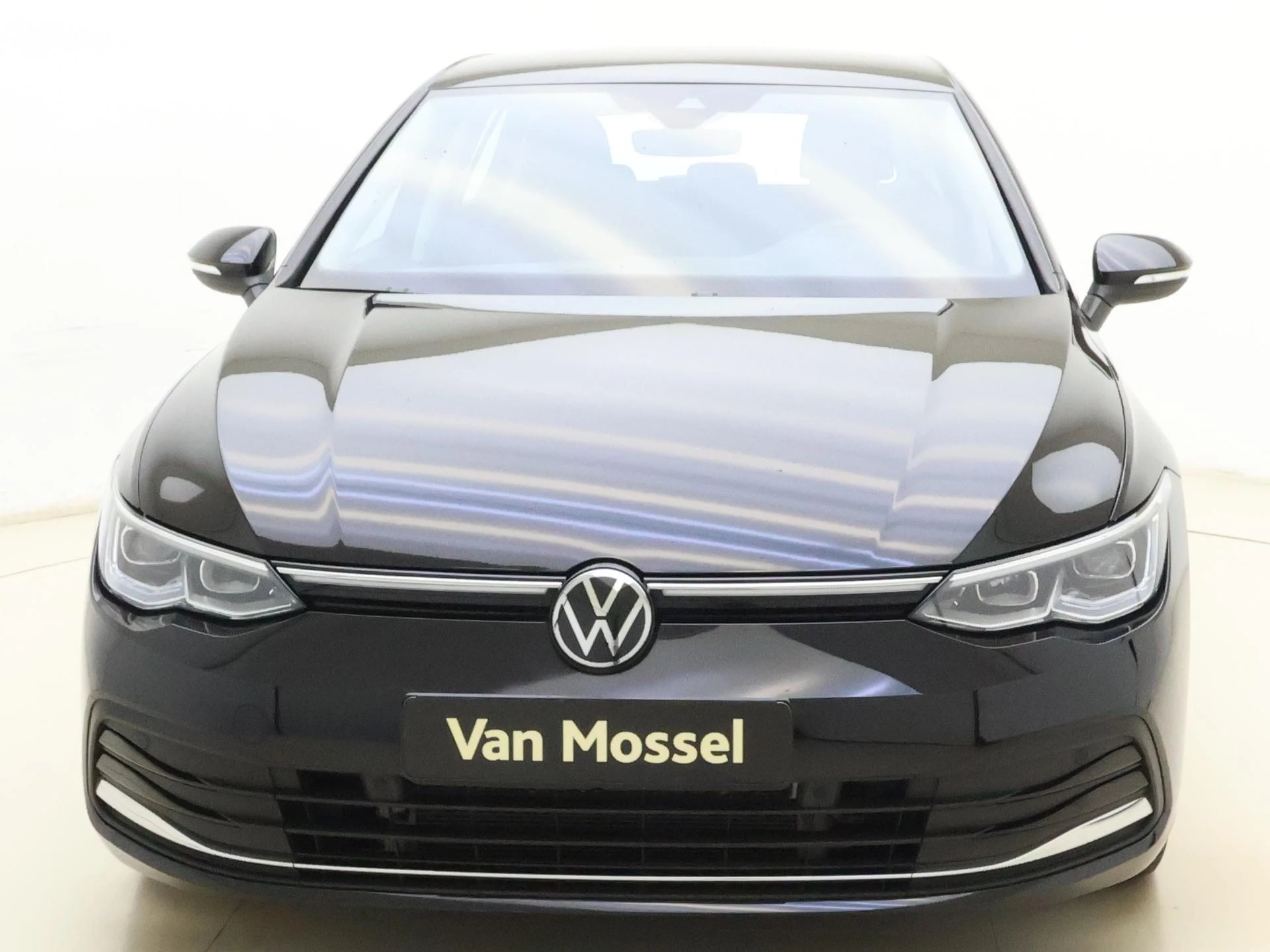 Volkswagen-Golf-image-8