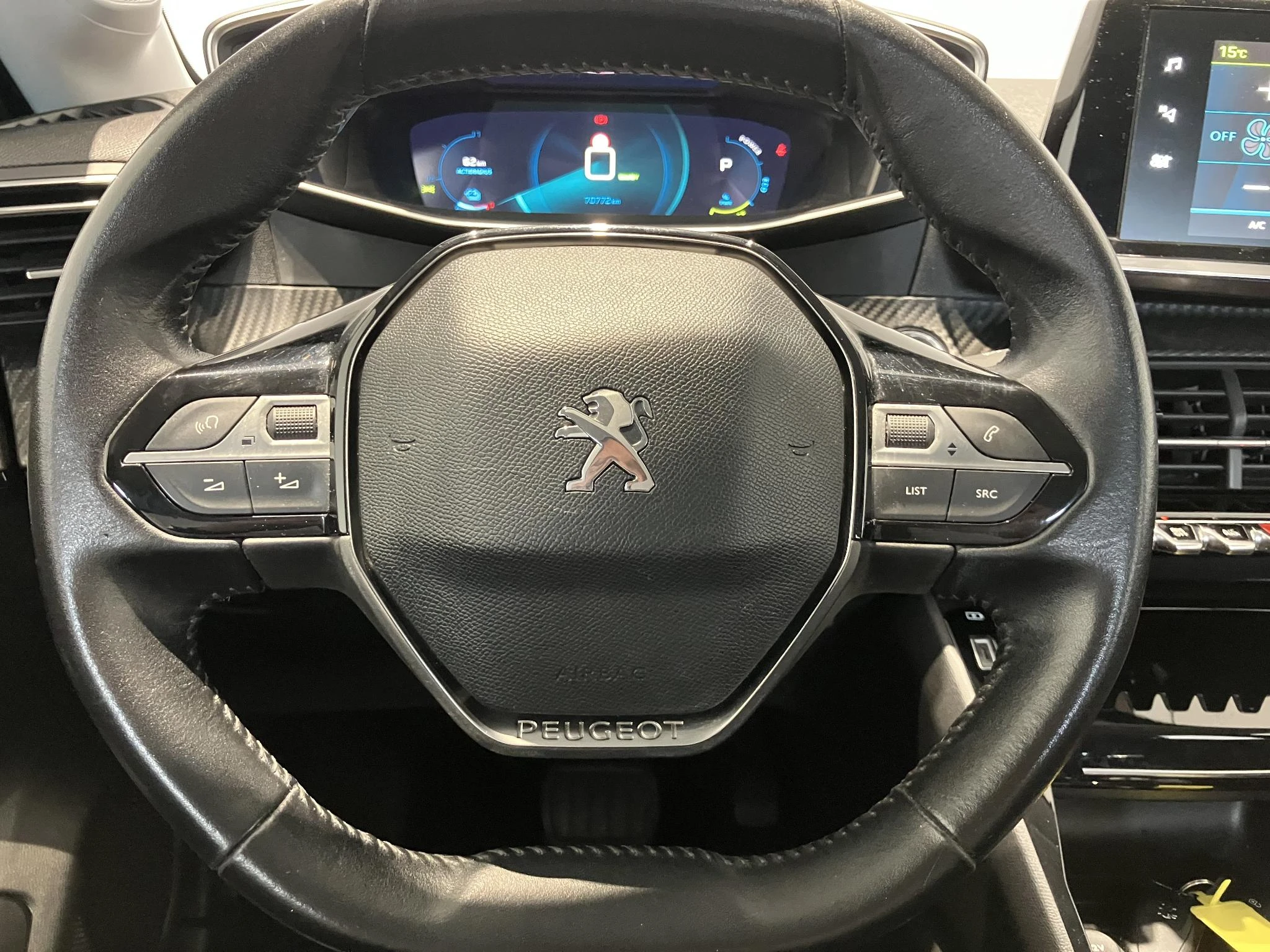 Peugeot-e-208-image-15