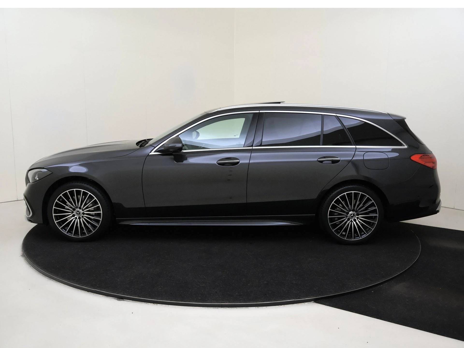 Mercedes-Benz-C-Klasse-image-6