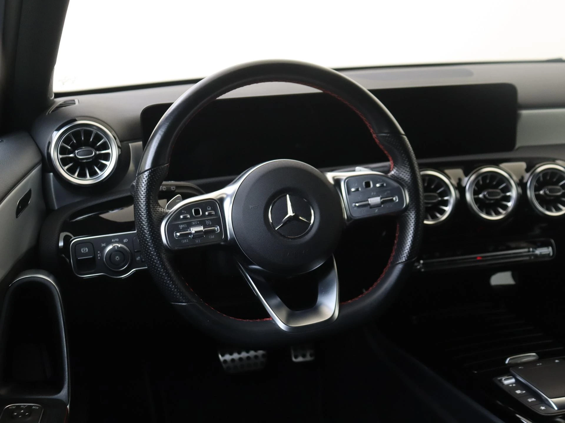 Mercedes-Benz-A-Klasse-image-9