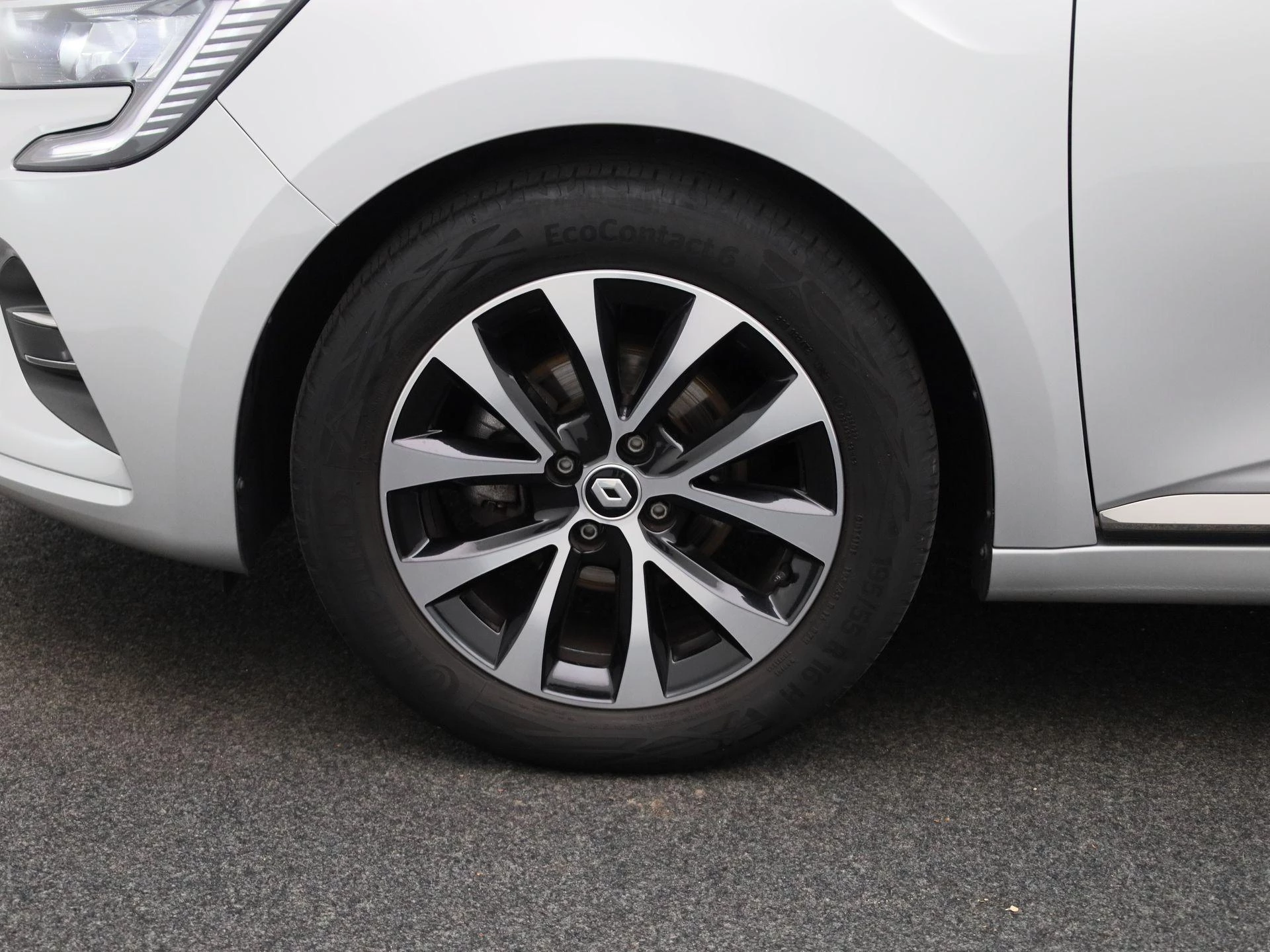 Renault-Clio-image-10