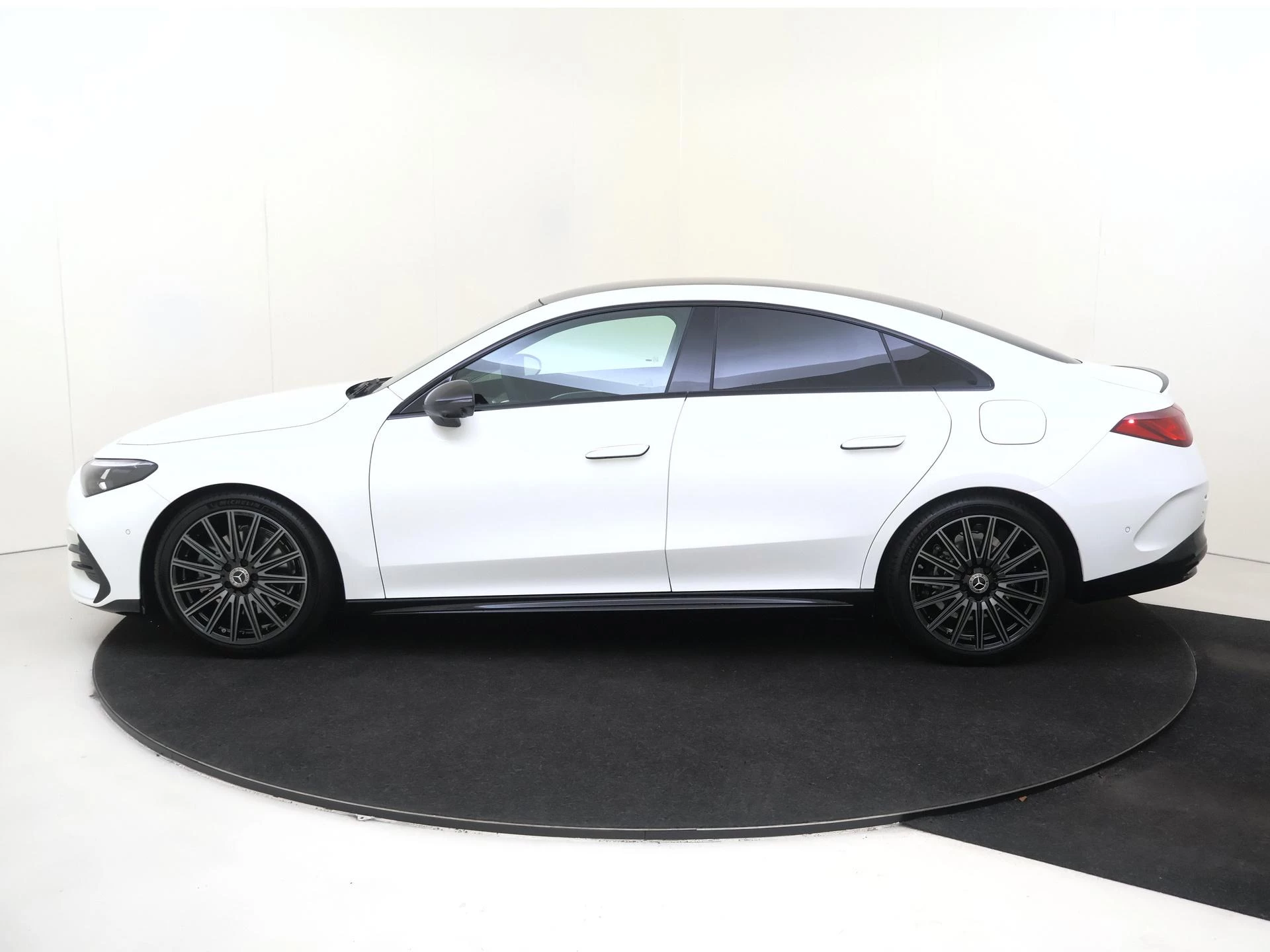 Mercedes-Benz CLA 200 AMG Line Plus