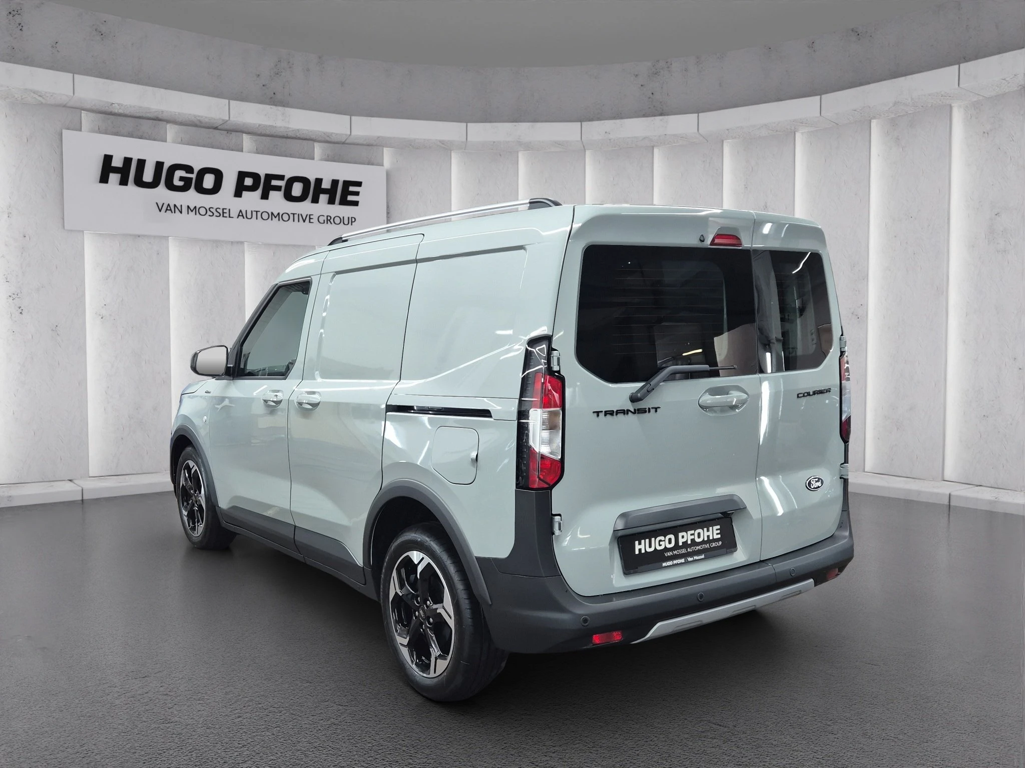 Ford-Transit Courier-image-2