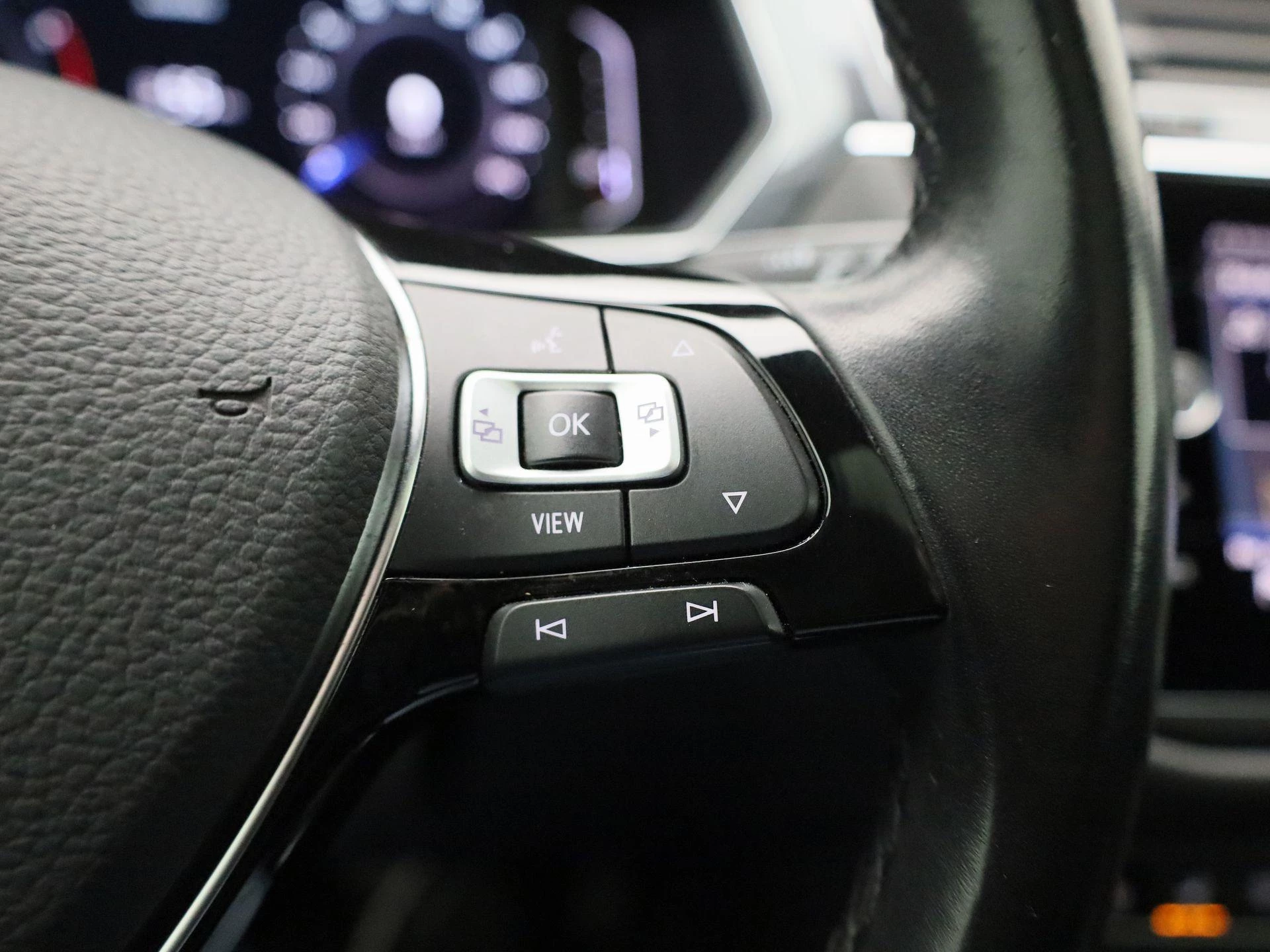 Volkswagen-Tiguan Allspace-image-16
