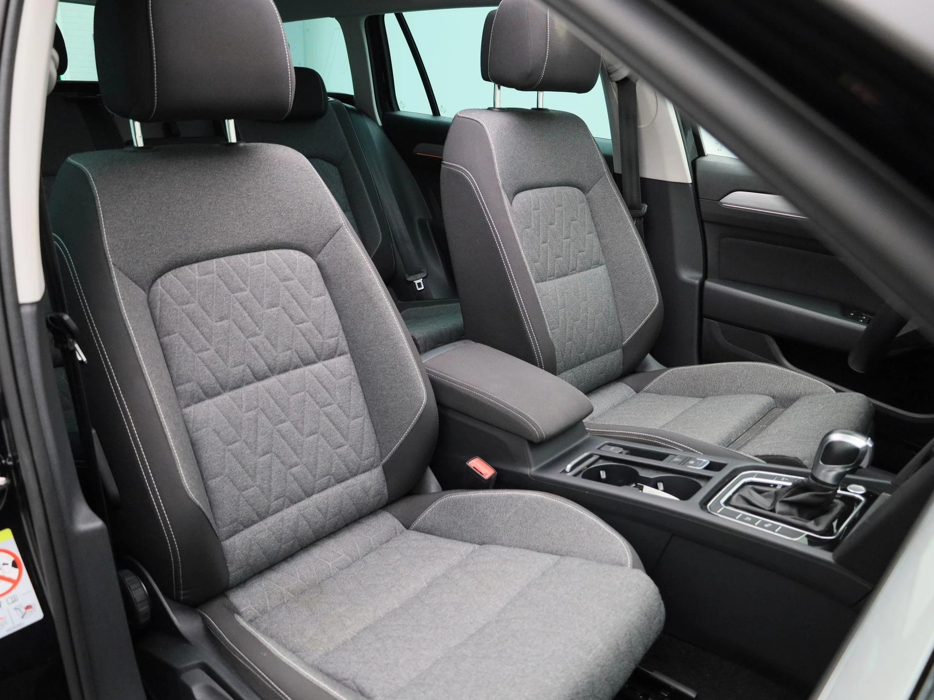 Volkswagen-Passat-image-45