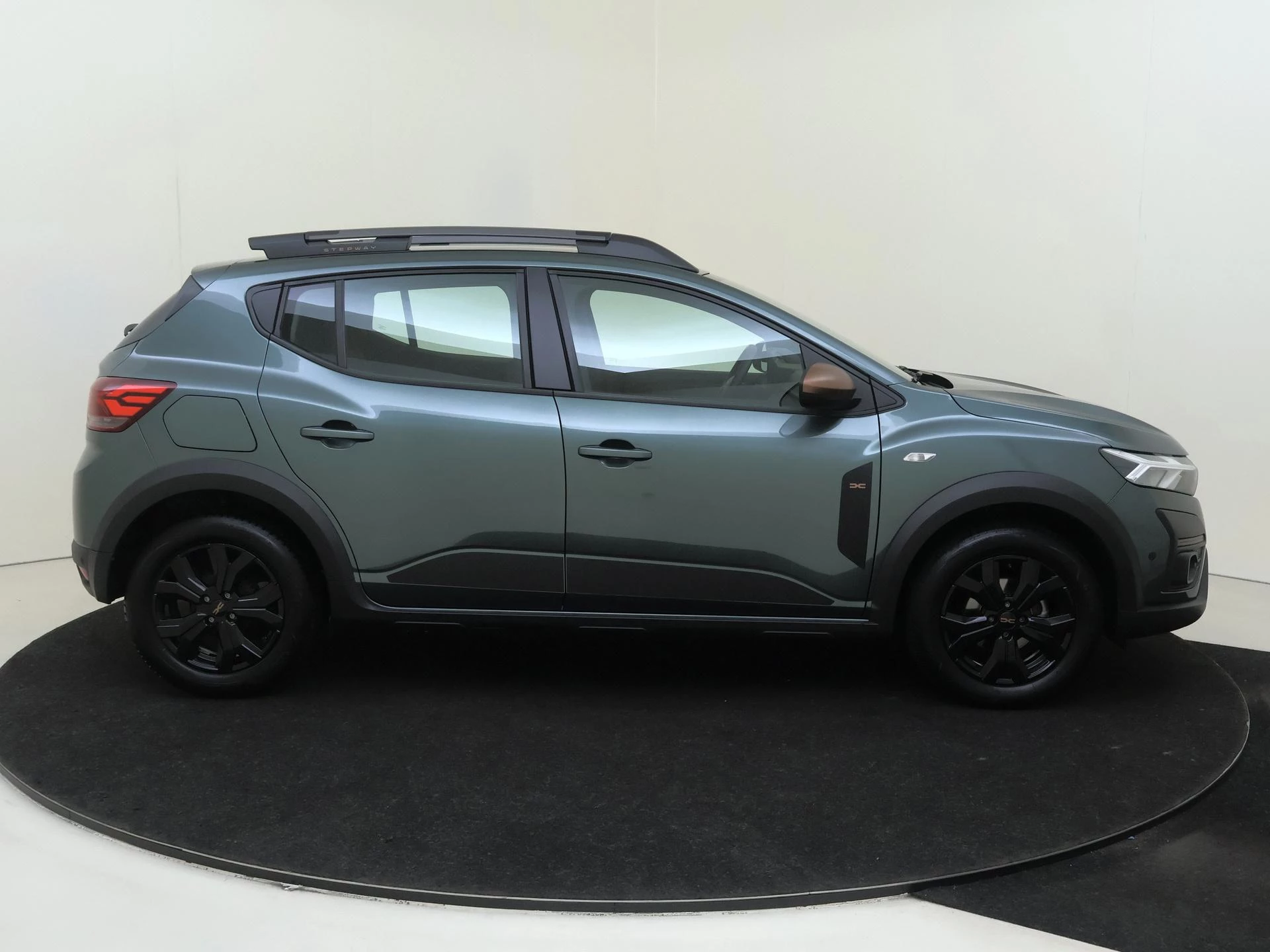 Dacia-Sandero Stepway-image-8