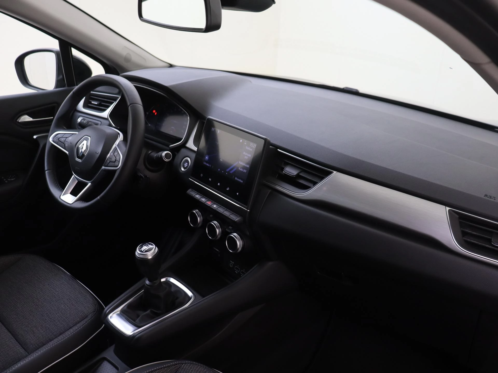 Renault-Captur-image-12