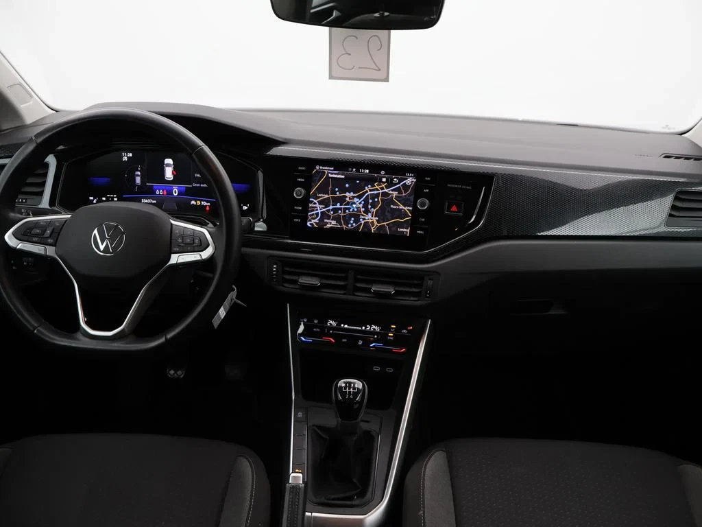 Volkswagen-Polo-image-13