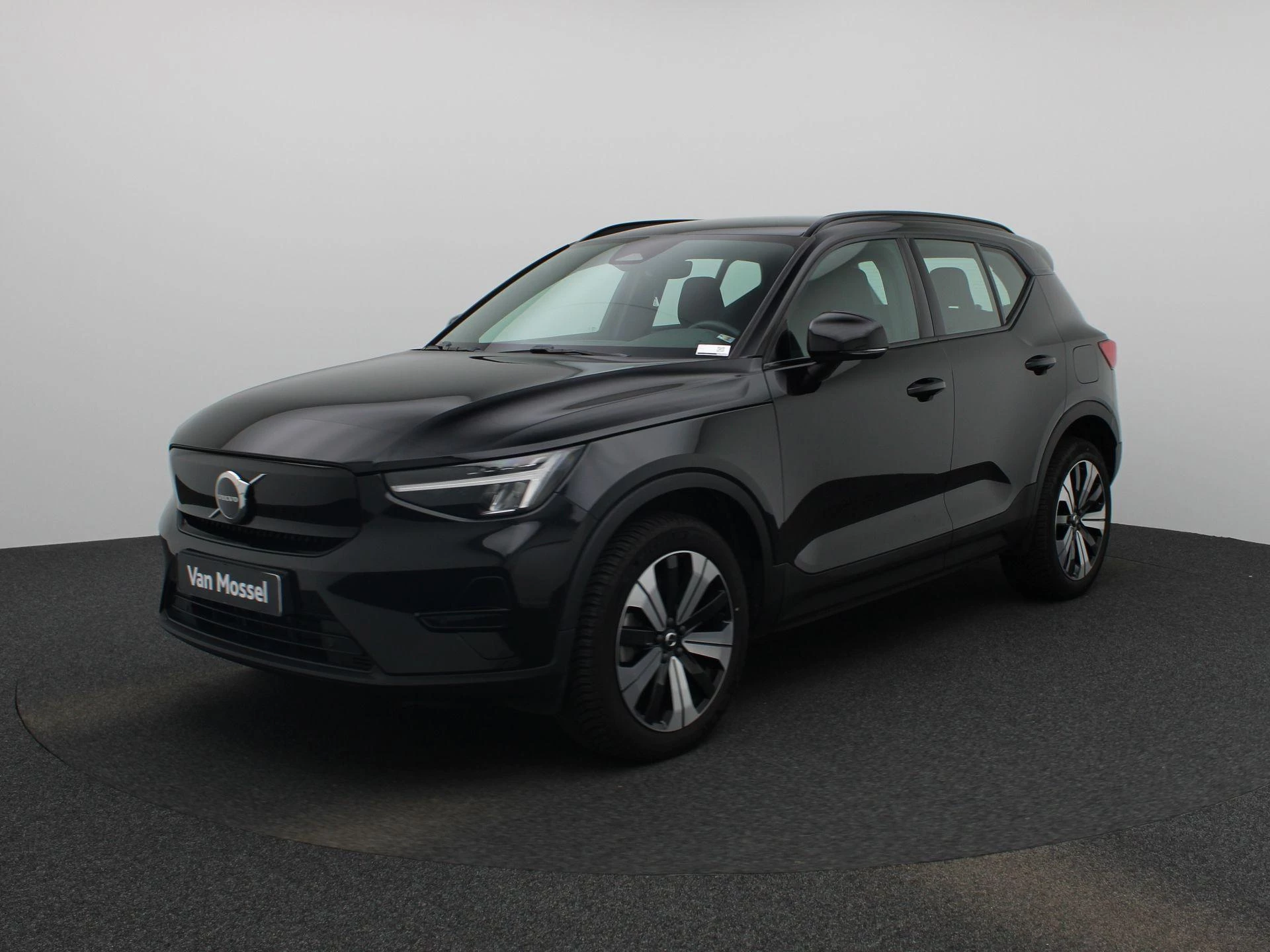Volvo-XC40-image-0