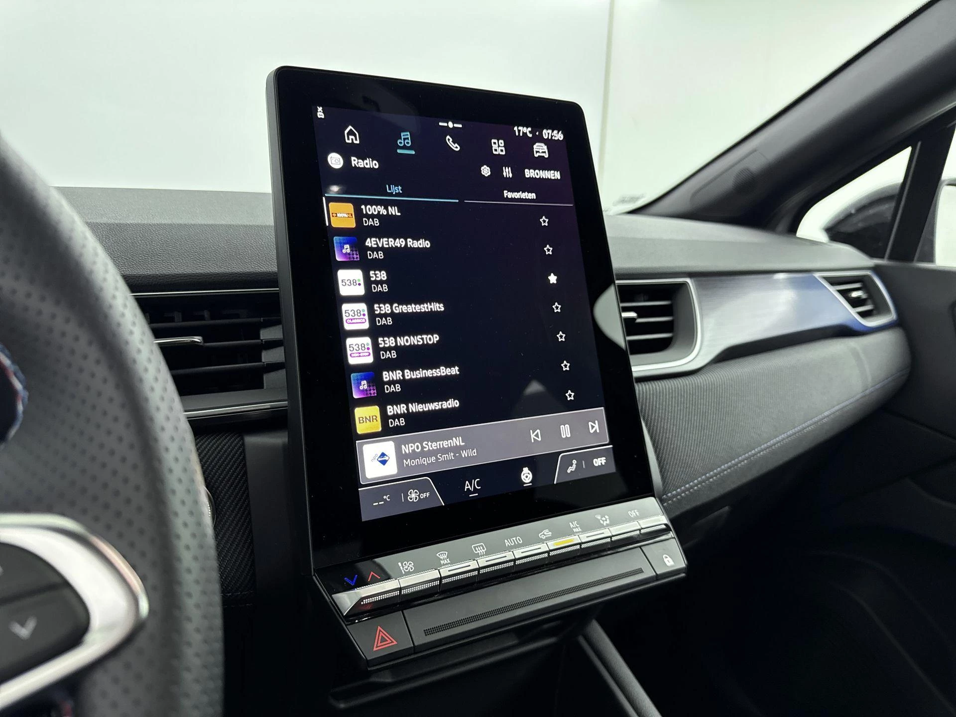 Renault-Captur-image-18